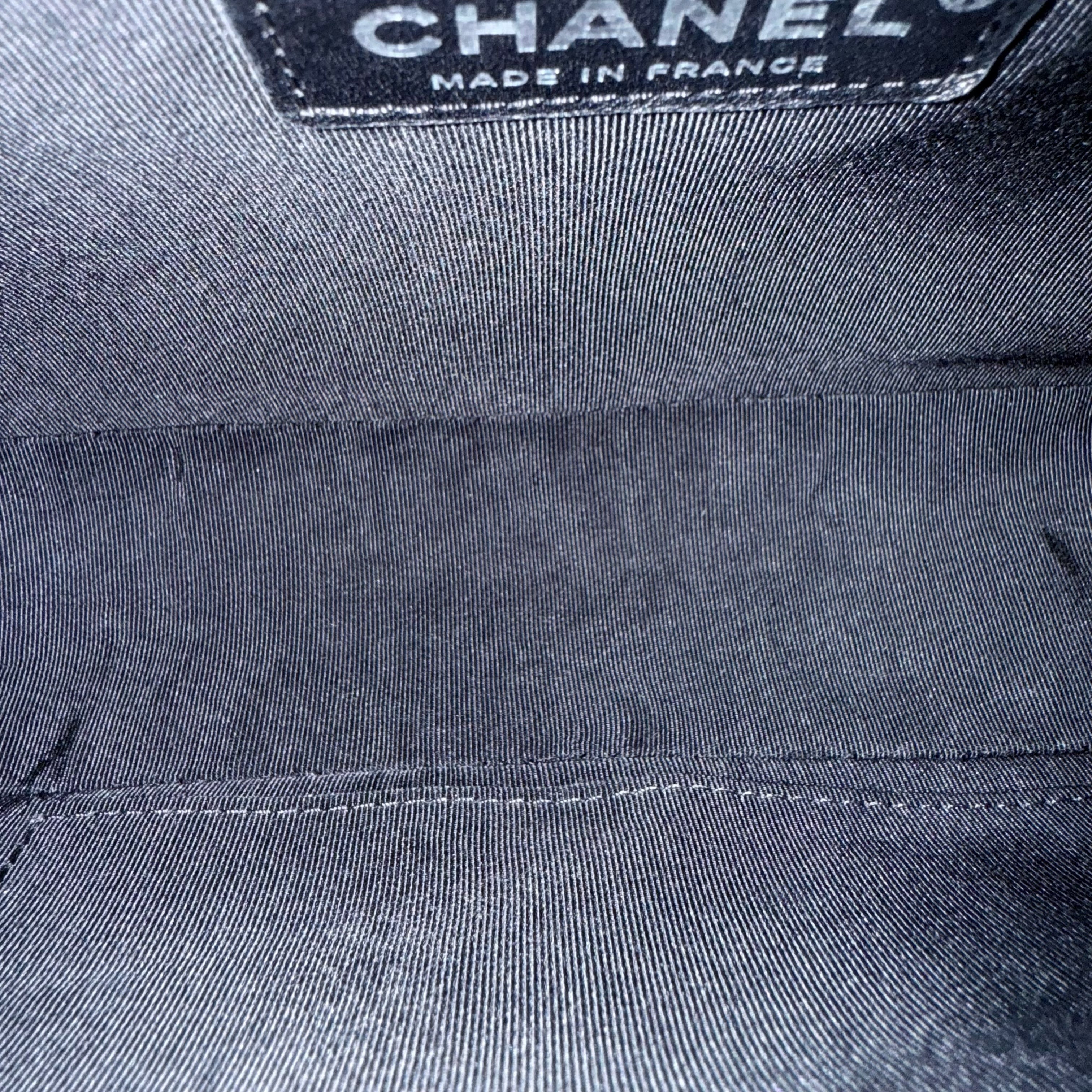 Chanel Boy Medium - Caviar 28CM New Medium Quilted Black Ruthenium Silver Hardware Series 23
