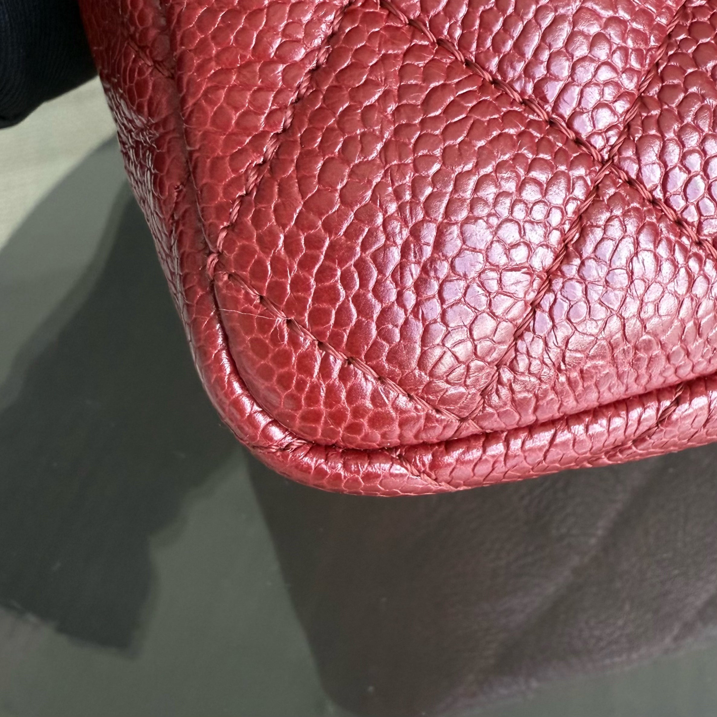 Chanel Two-tone Seasonal Flap - 23CM Caviar Red Gold Hardware Series 21