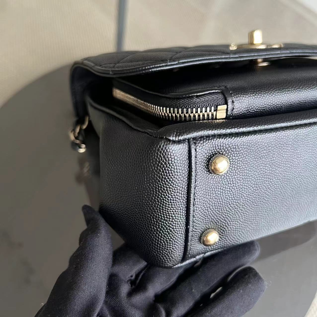 *Full Set with Receipt* Chanel Business Affinity - Medium Caviar Quilted Calfskin Black Gold Hardware Series 26