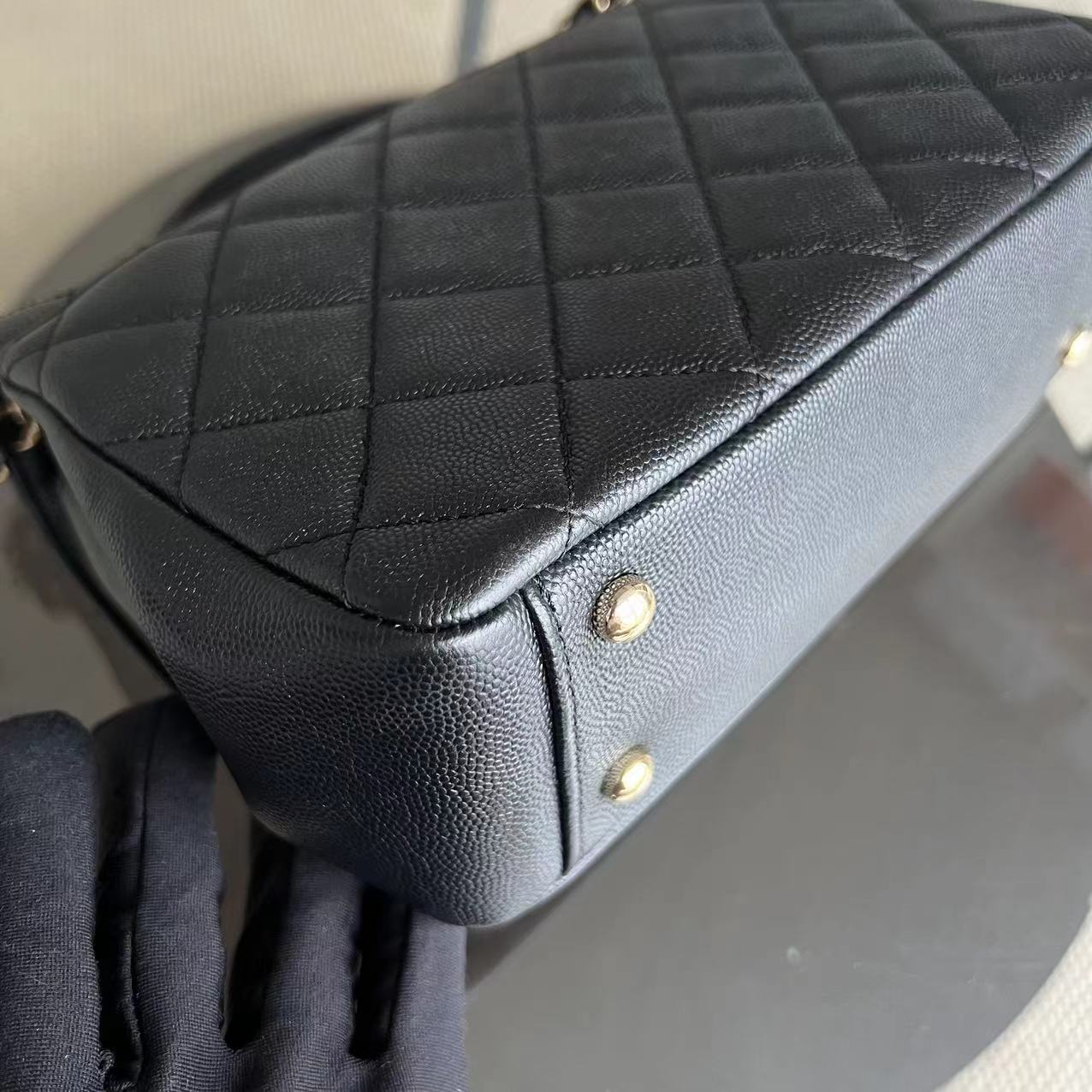 *Full Set with Receipt* Chanel Business Affinity - Medium Caviar Quilted Calfskin Black Gold Hardware Series 26