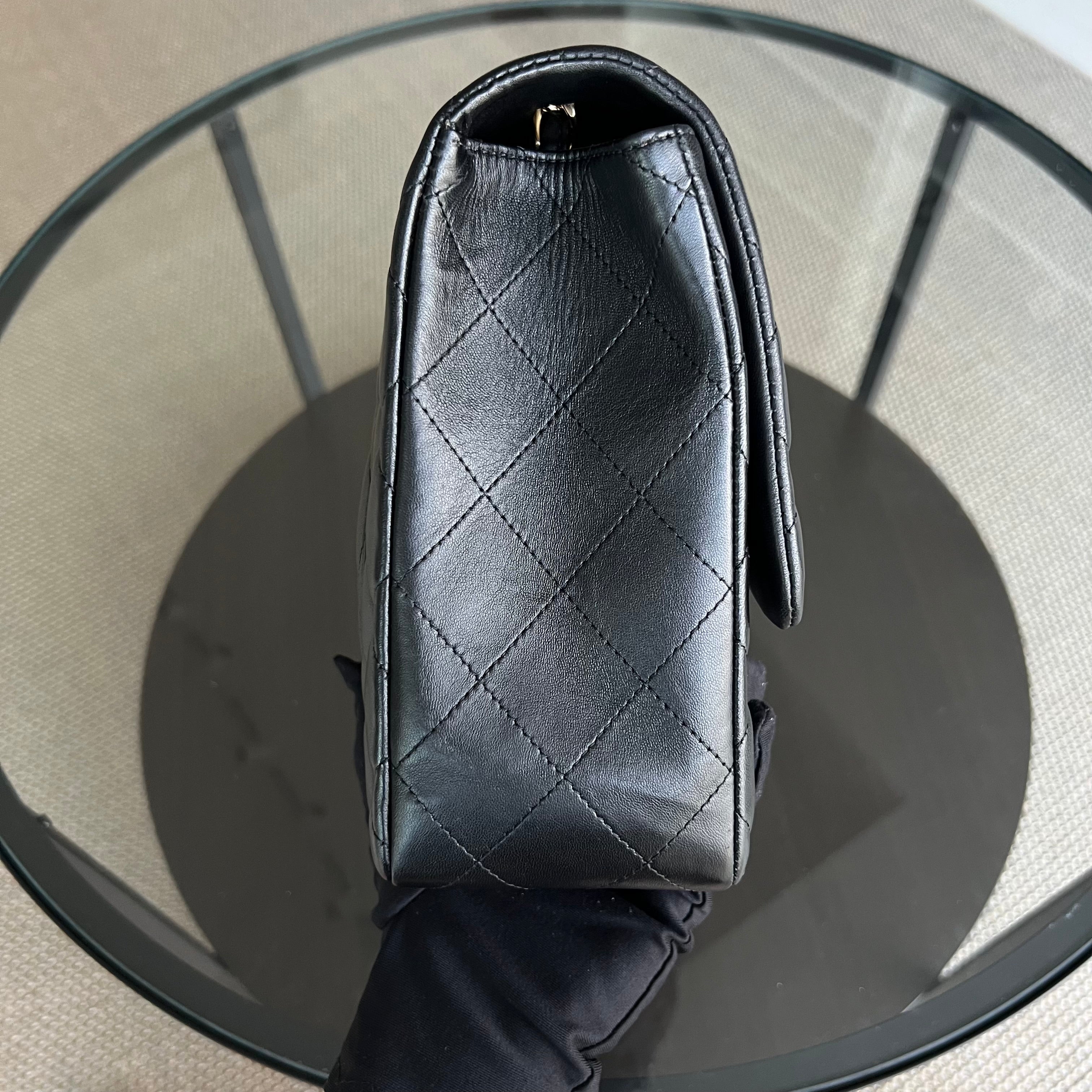 Jumbo Classic Flap Single Flap Quilted Lambskin Black Gold Hardware