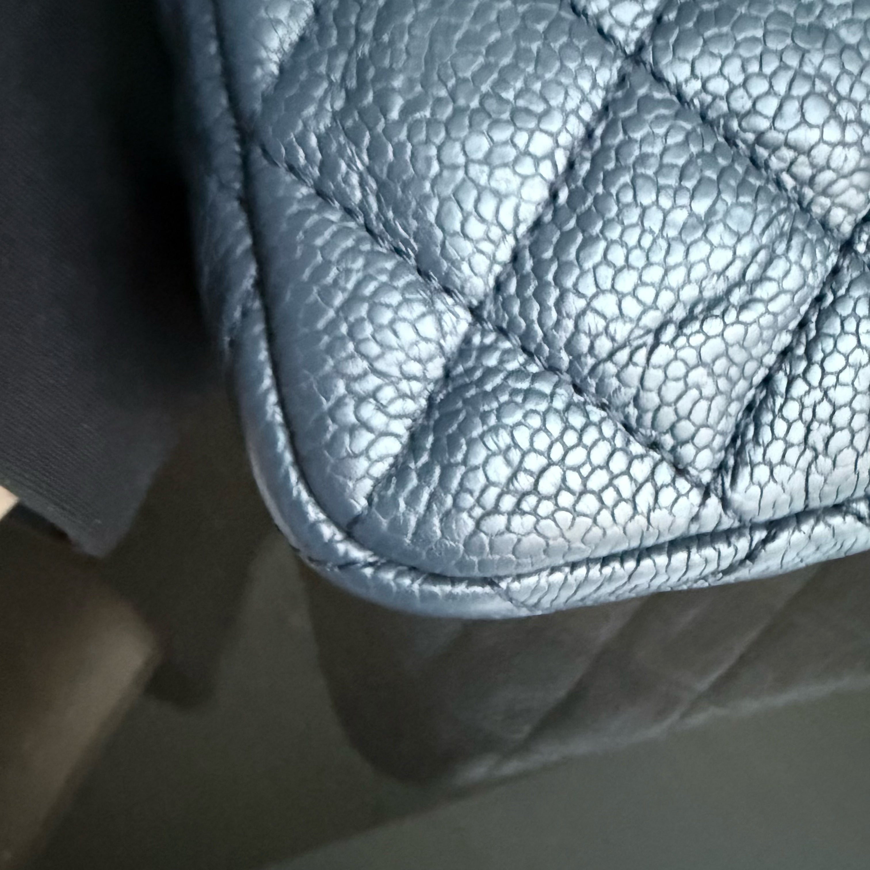 Chanel Two Tone Flap - 23CM Small Crumpled Grained Calfskin Navy Blue Gold Series 21