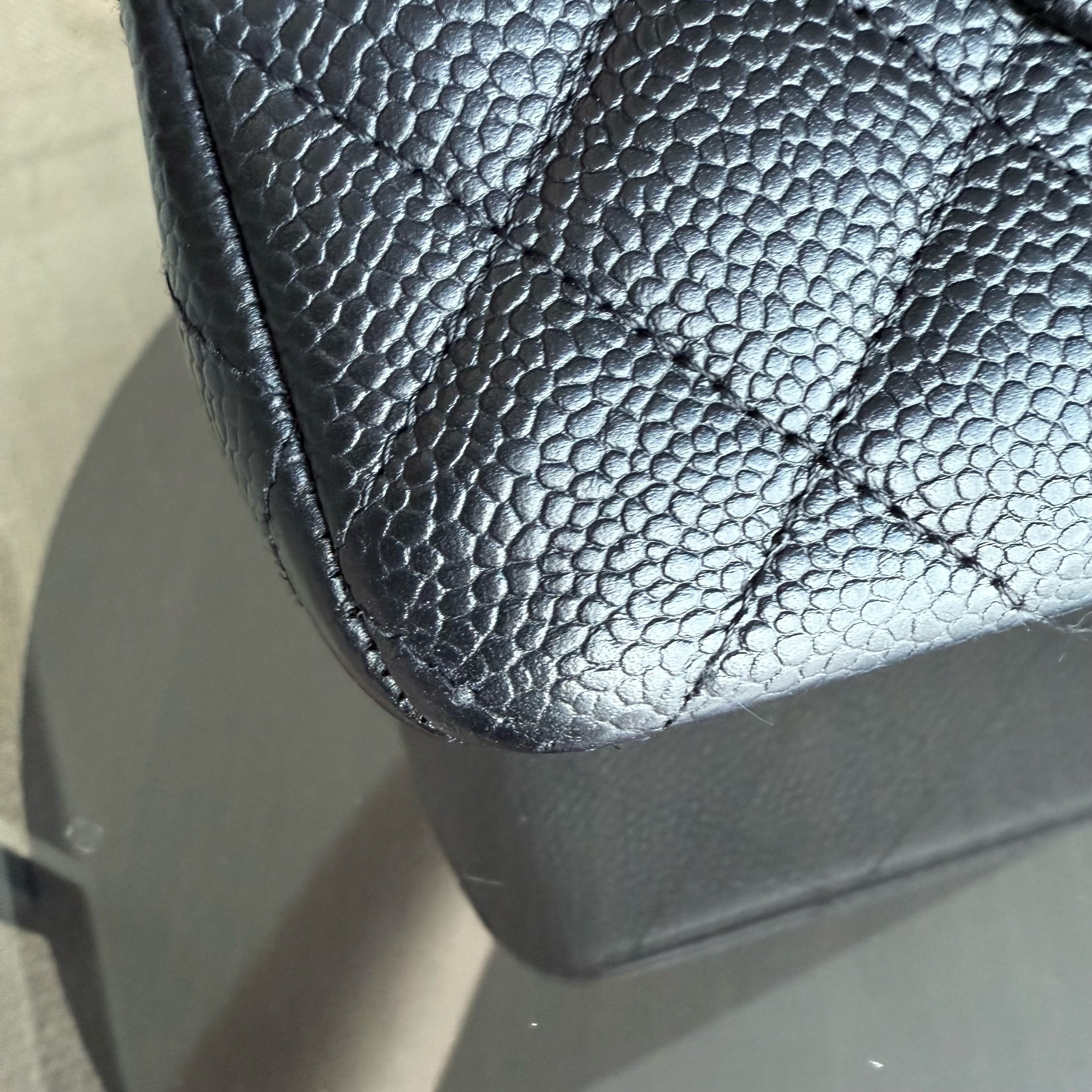 Chanel Classic Flap Medium - Caviar 25CM Quilted Black Silver Hardware Series 20