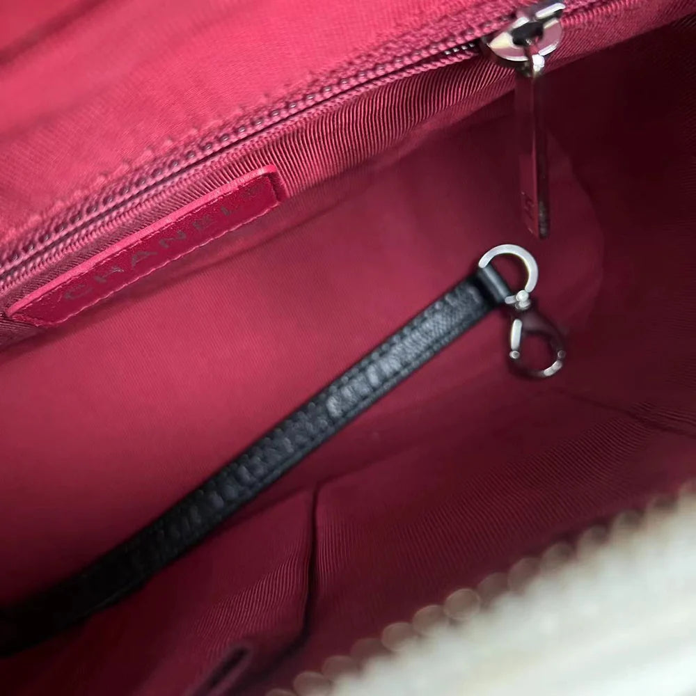 Chanel Gabrielle Small - 20CM Quilted Calfskin White Black Two-Tone Hardware