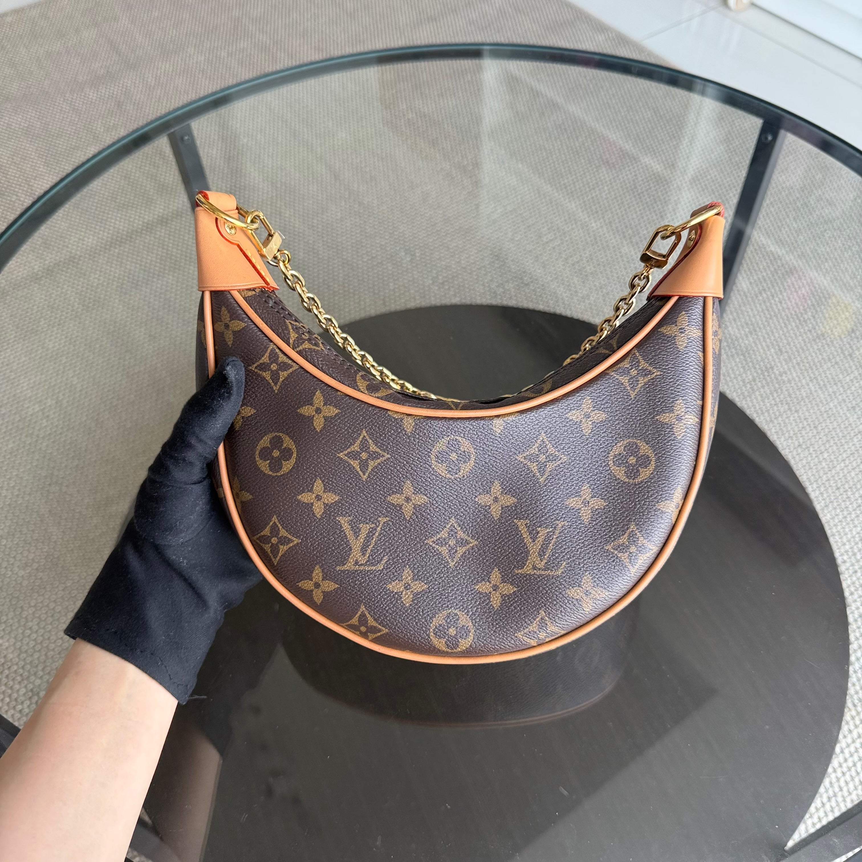 Louise Vuitton Loop Bag Monogram