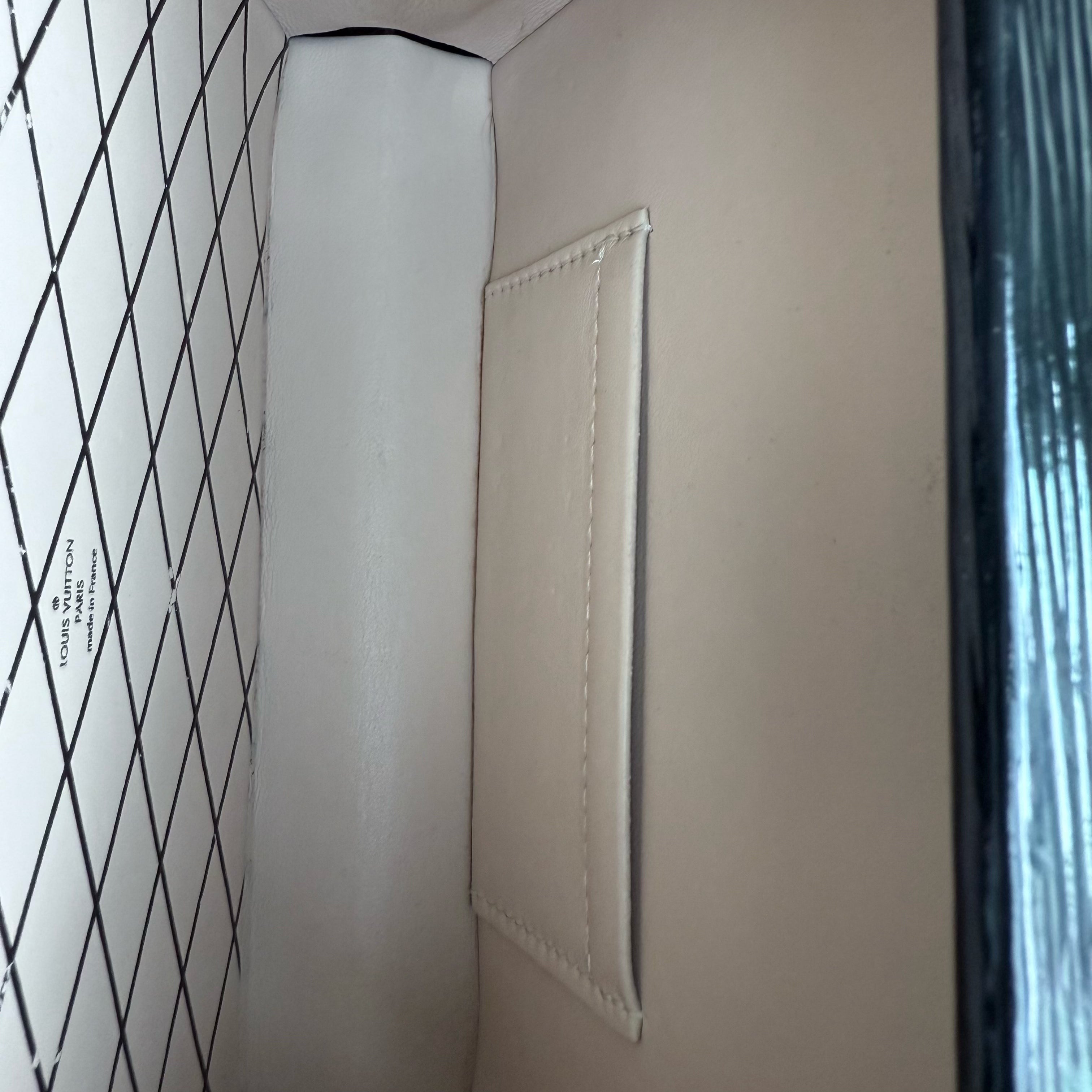 Louis Vuitton Petite Malle - New Edition EPI Leather Red Box Shoulder Bag Gold Hardware Microchip