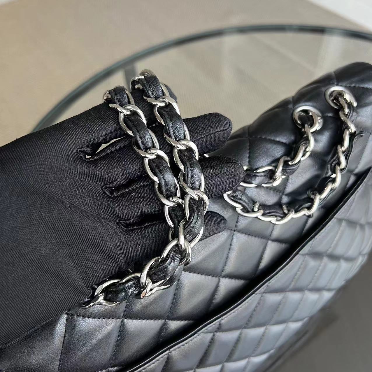 Jumbo Classic Flap Single Flap Quilted Lambskin Black Silver Hardware Series 14