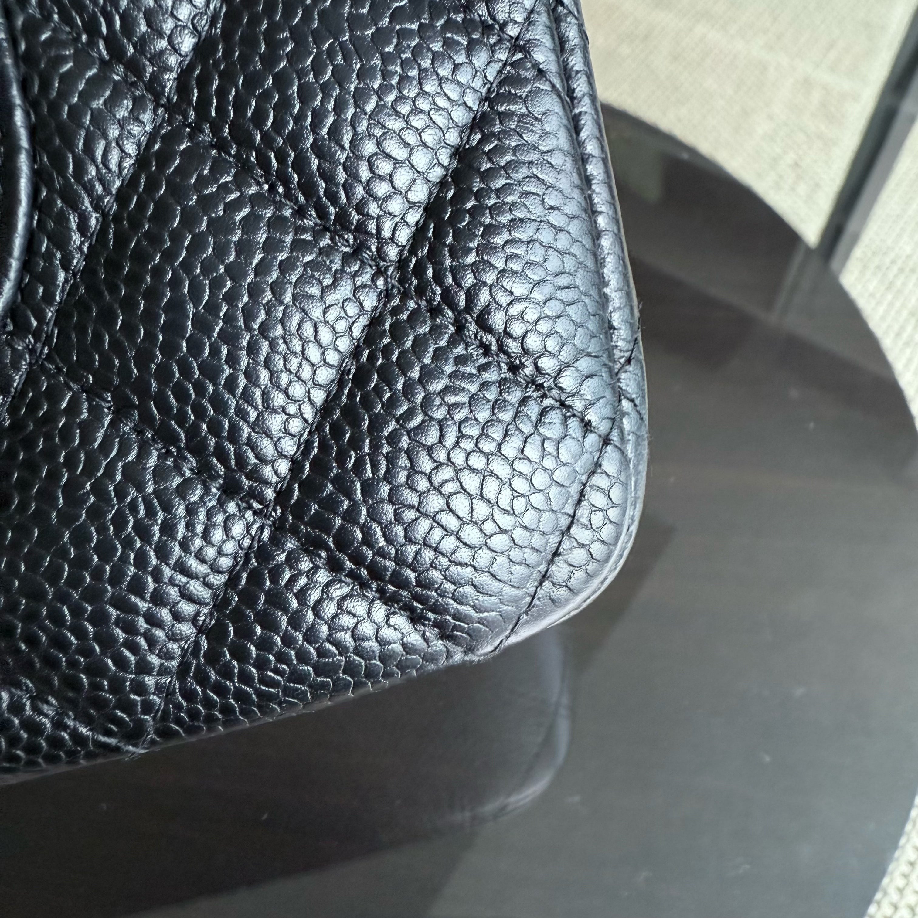 Chanel Classic Flap Medium - Caviar 25CM Quilted Grained Calfskin Black Gold Hardware Series 25