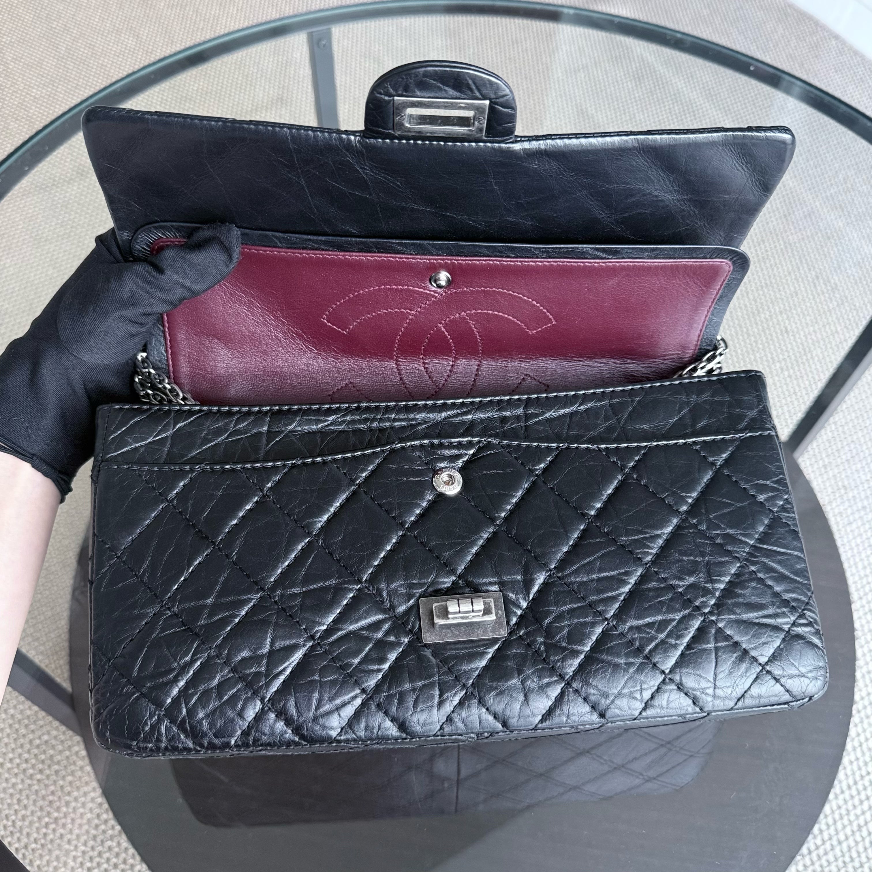 Chanel 2.55 Reissue 226 - Quilted Aged Calfskin 28CM Black Ruthenium Silver Hardware Series 13