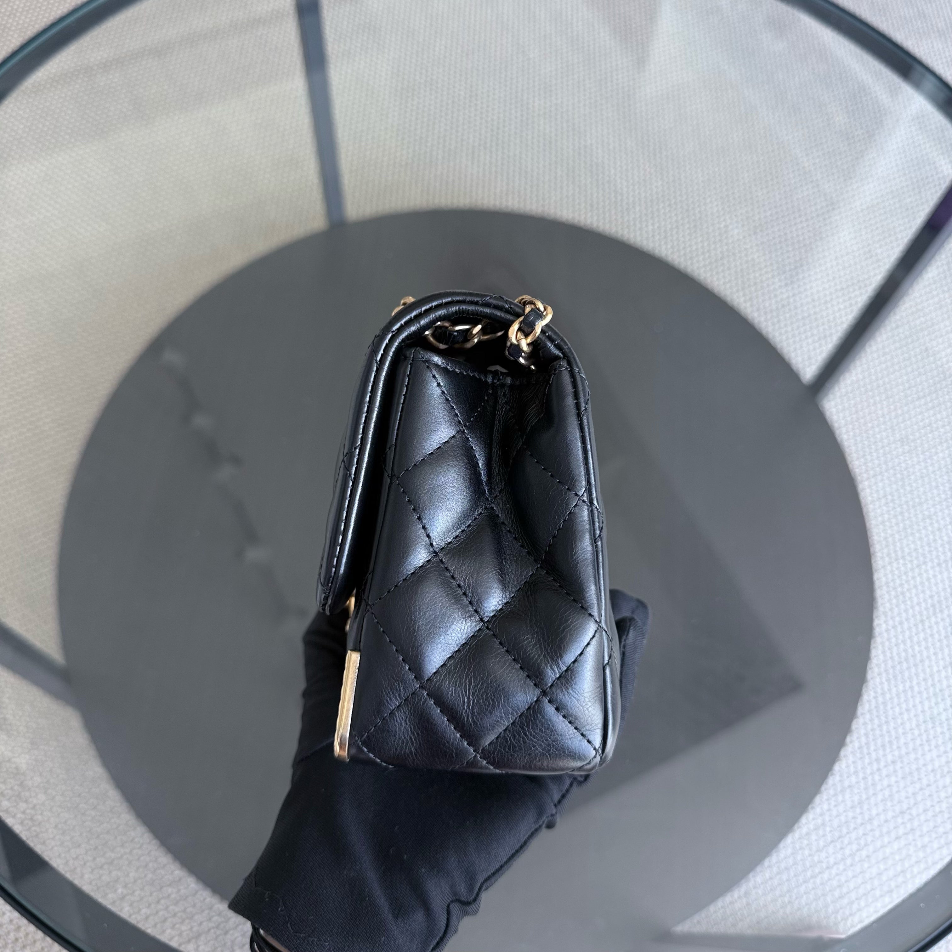 Chanel Rock The Corner Seasonal Flap Small - 20CM Quilted Calfskin Midnight Blue Gold Hardware Series 24
