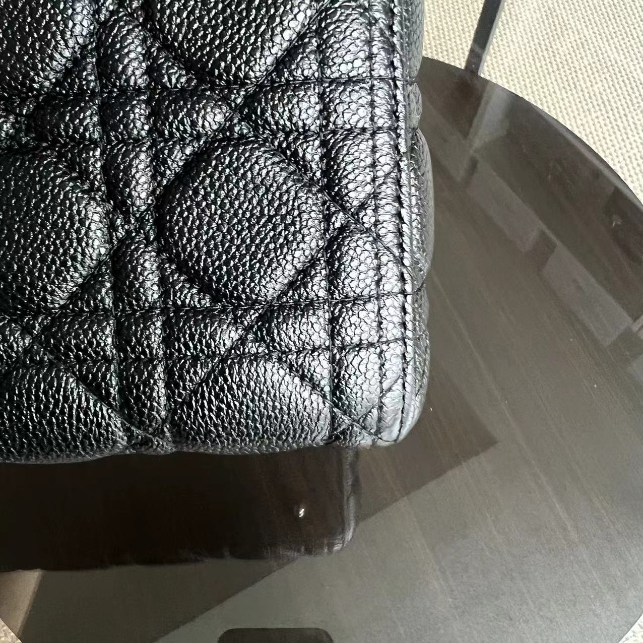 *Rare Caviar* Lady Medium Grained Calfskin Black Silver Hardware