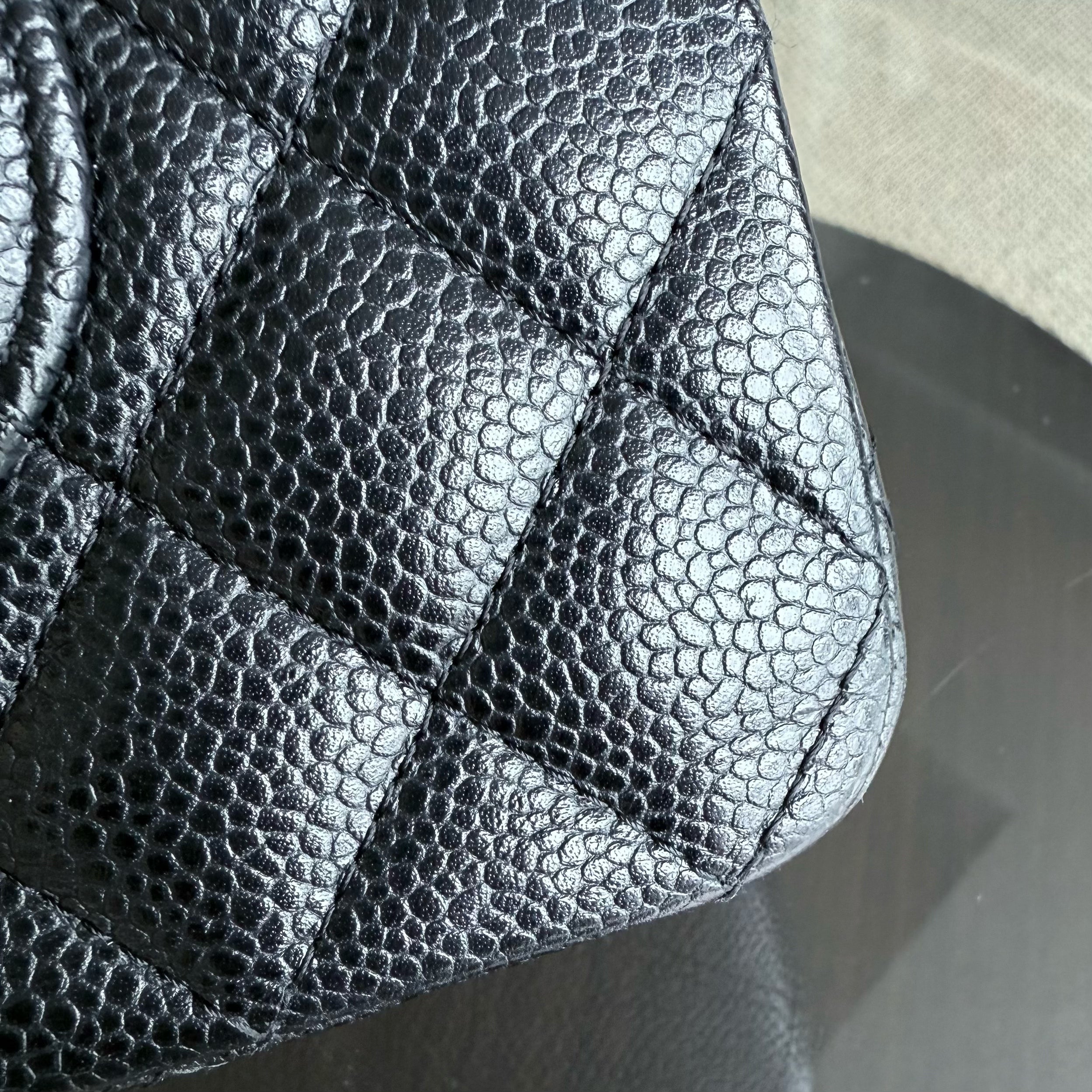 Chanel Classic Flap Medium - Caviar 25CM Quilted Black Silver Hardware Series 14