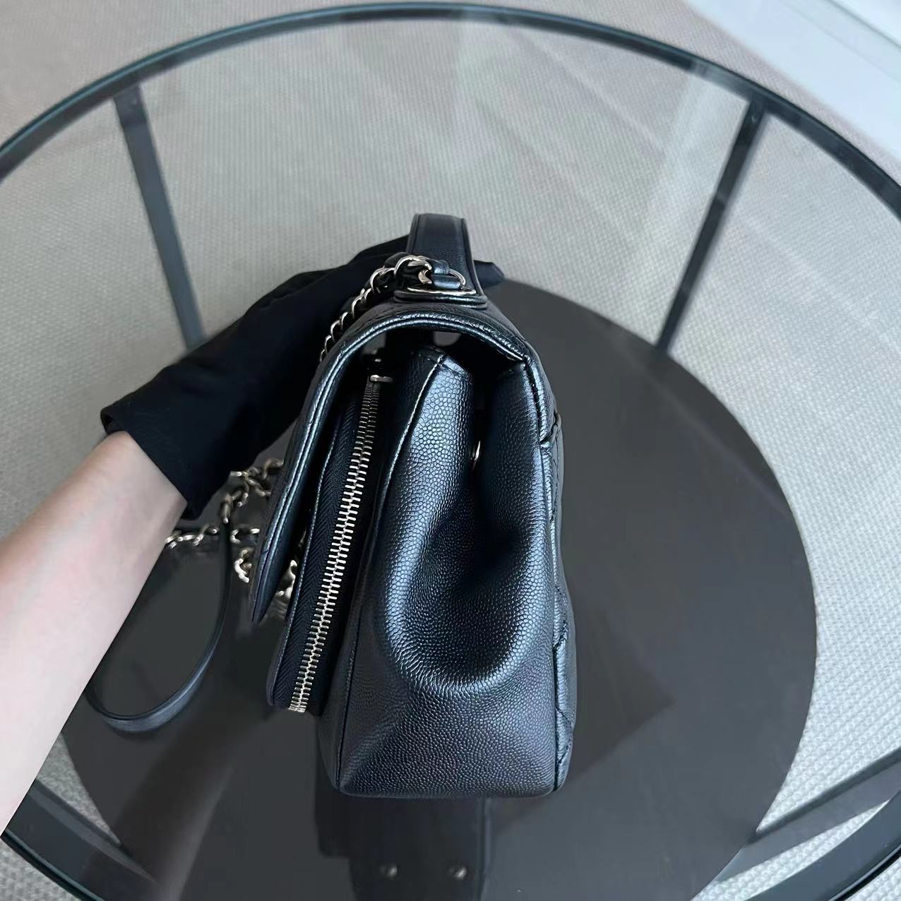 Caviar Medium Business Affinity Quilted Grained Calfskin Black Golden Hardware Series 27