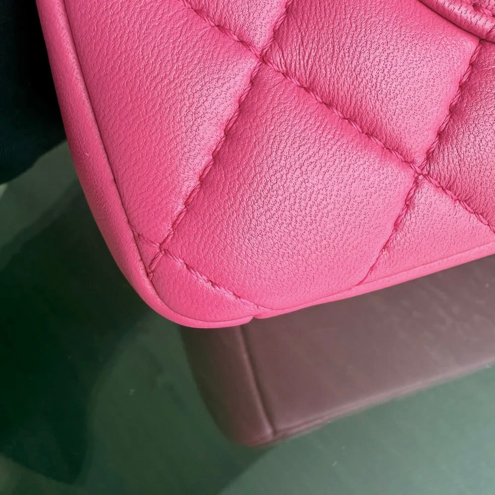 Chanel Chic Flap Small - 23CM Quilted Lambskin Barbie Pink Gold Hardware Series 21