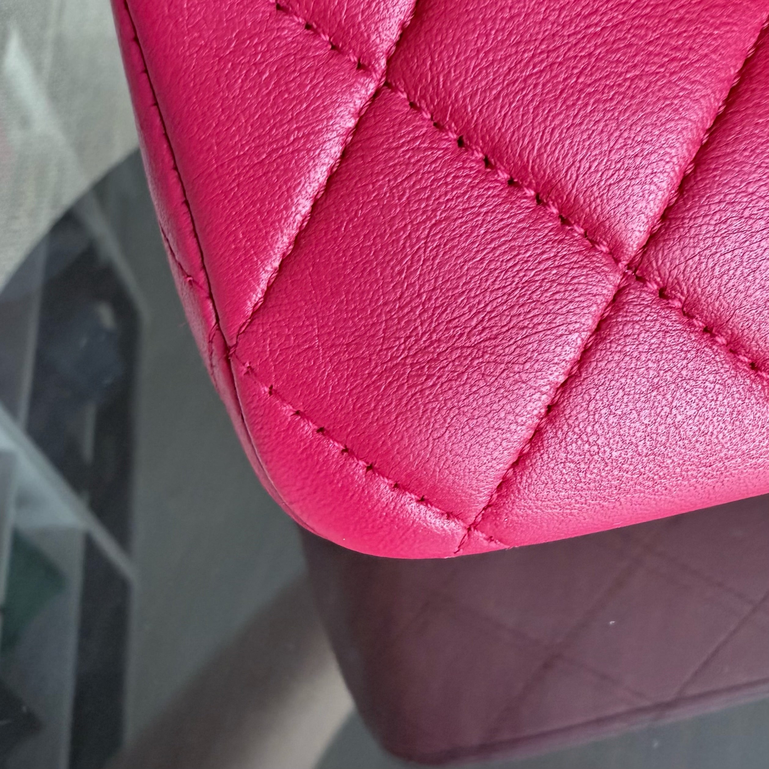 Chanel Classic Flap Medium - 25CM Quilted Lambskin Red Gold Hardware Series 13