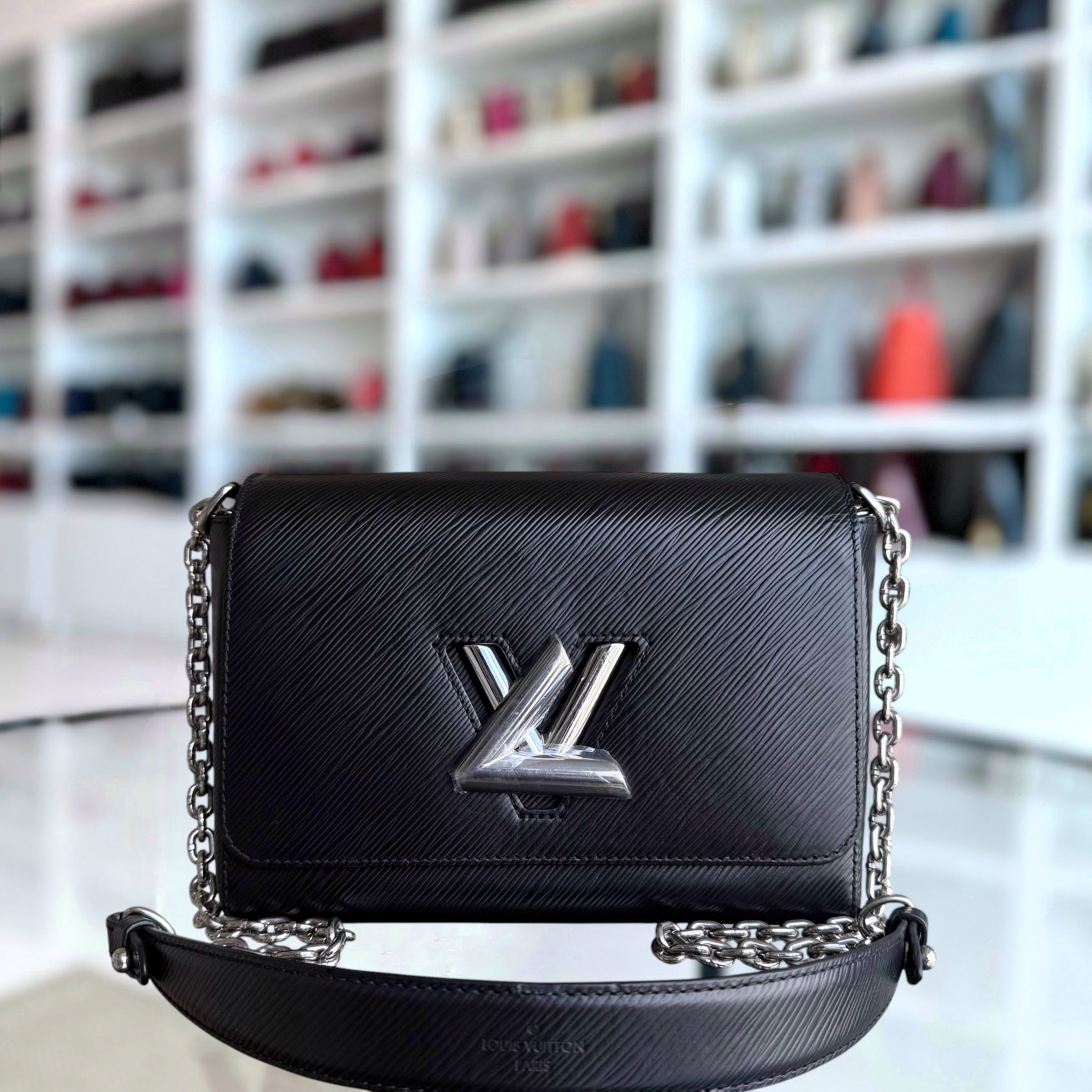 Louis Vuitton Twist Medium MM - EPI Leather Black Silver Hardware