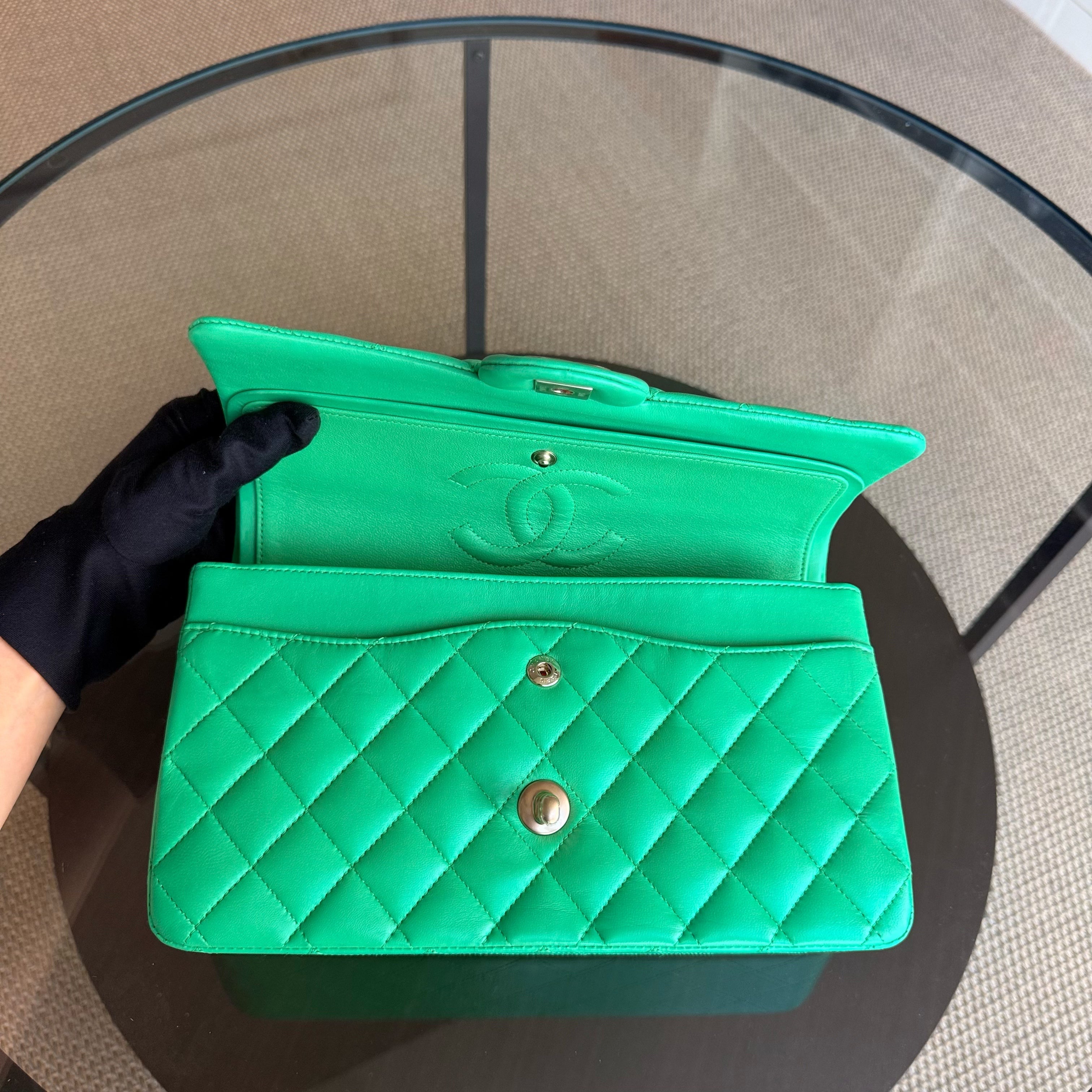 Chanel Classic Flap Medium - 25CM Quilted Lambskin Green Gold Hardware Series 18