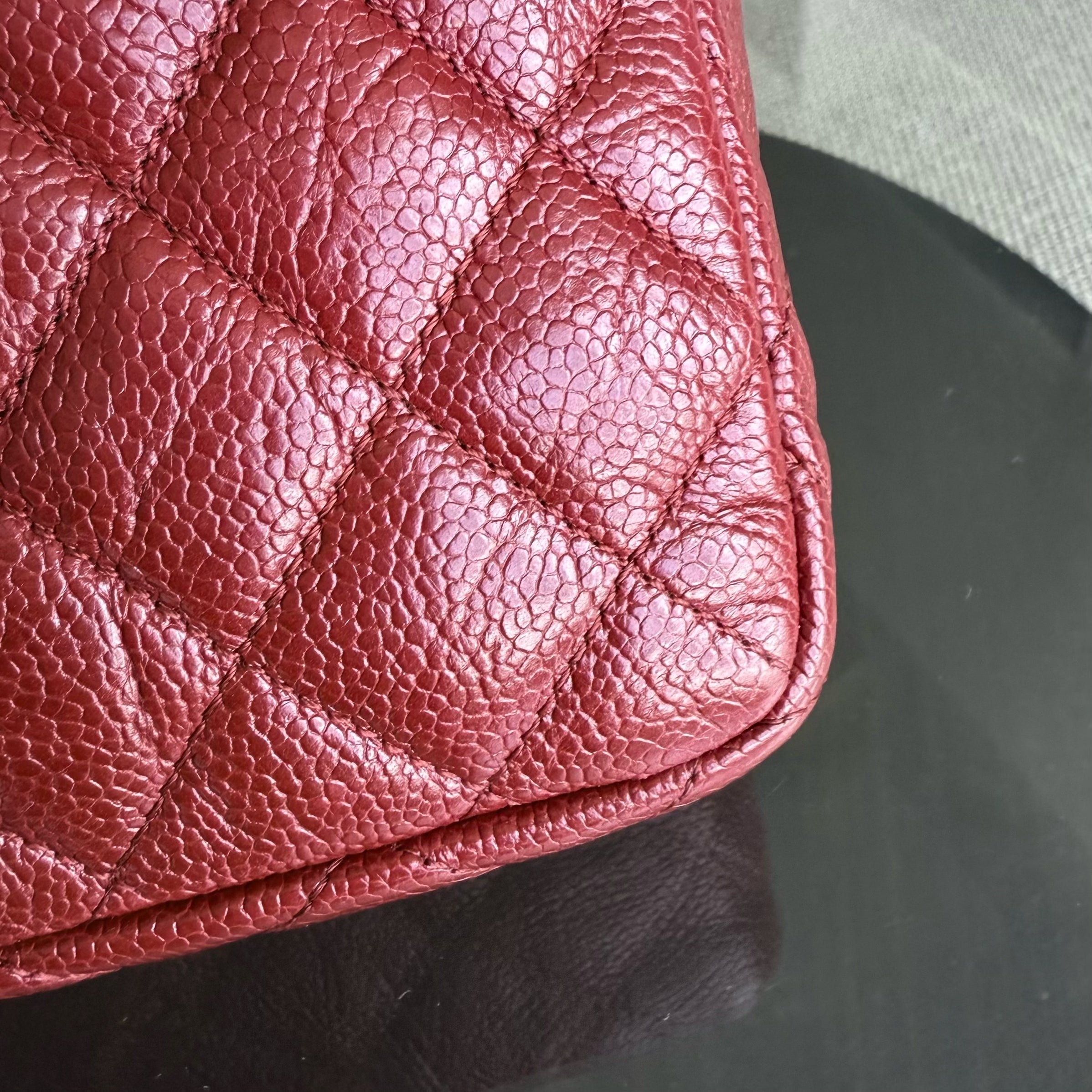 Chanel Two-tone Seasonal Flap - 23CM Caviar Red Gold Hardware Series 21