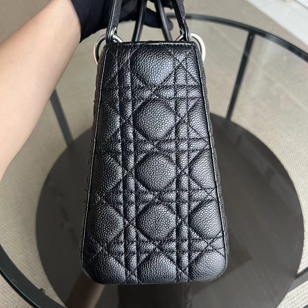 *Rare Caviar* Lady Medium Grained Calfskin Black Silver Hardware
