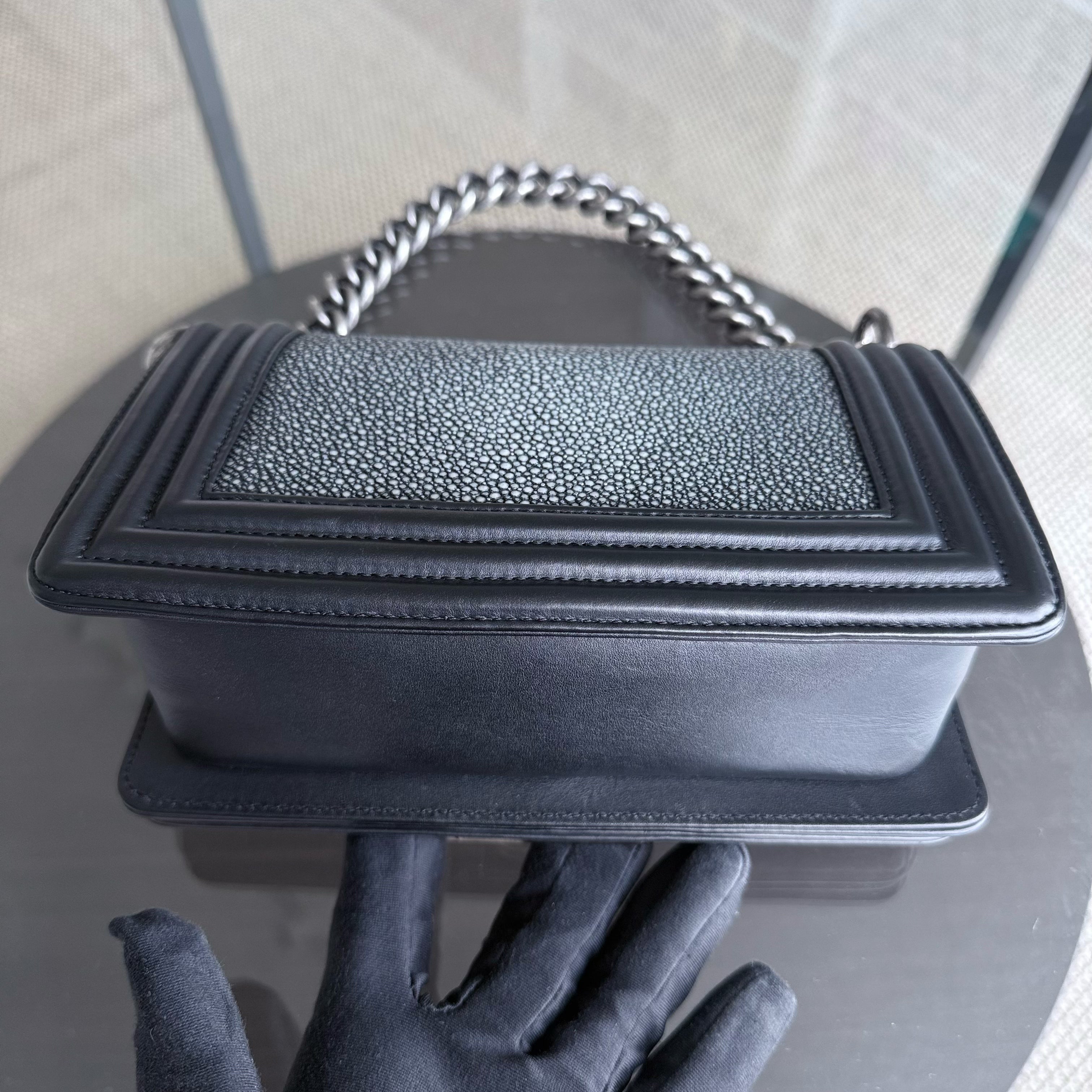 Chanel Boy Small Exotic Limited Edition - Stingray Black Ruthenium Silver Hardware Series 18