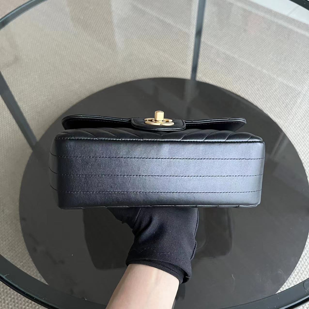 Mini Classic Flap 20CM Chevron Lambskin Black Golden Hardware Series 27