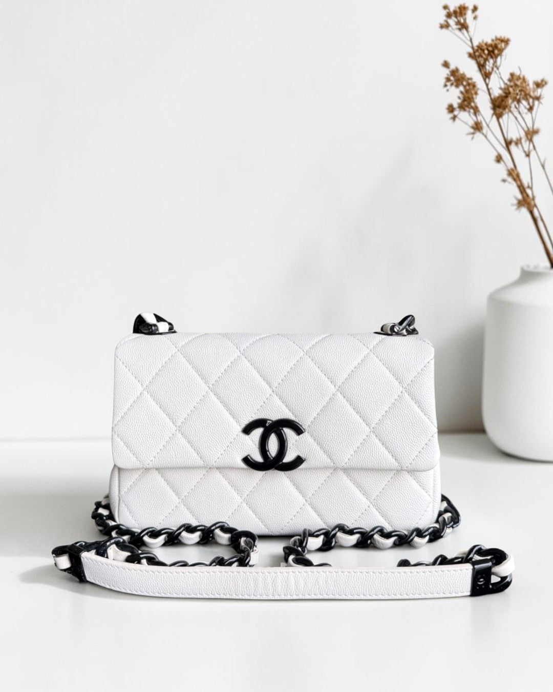 Chanel Seasonal Flap Mini - 20CM Caviar My Everything Bag Quilted Grained Calfskin White Calfskin Black Hardware Series 30