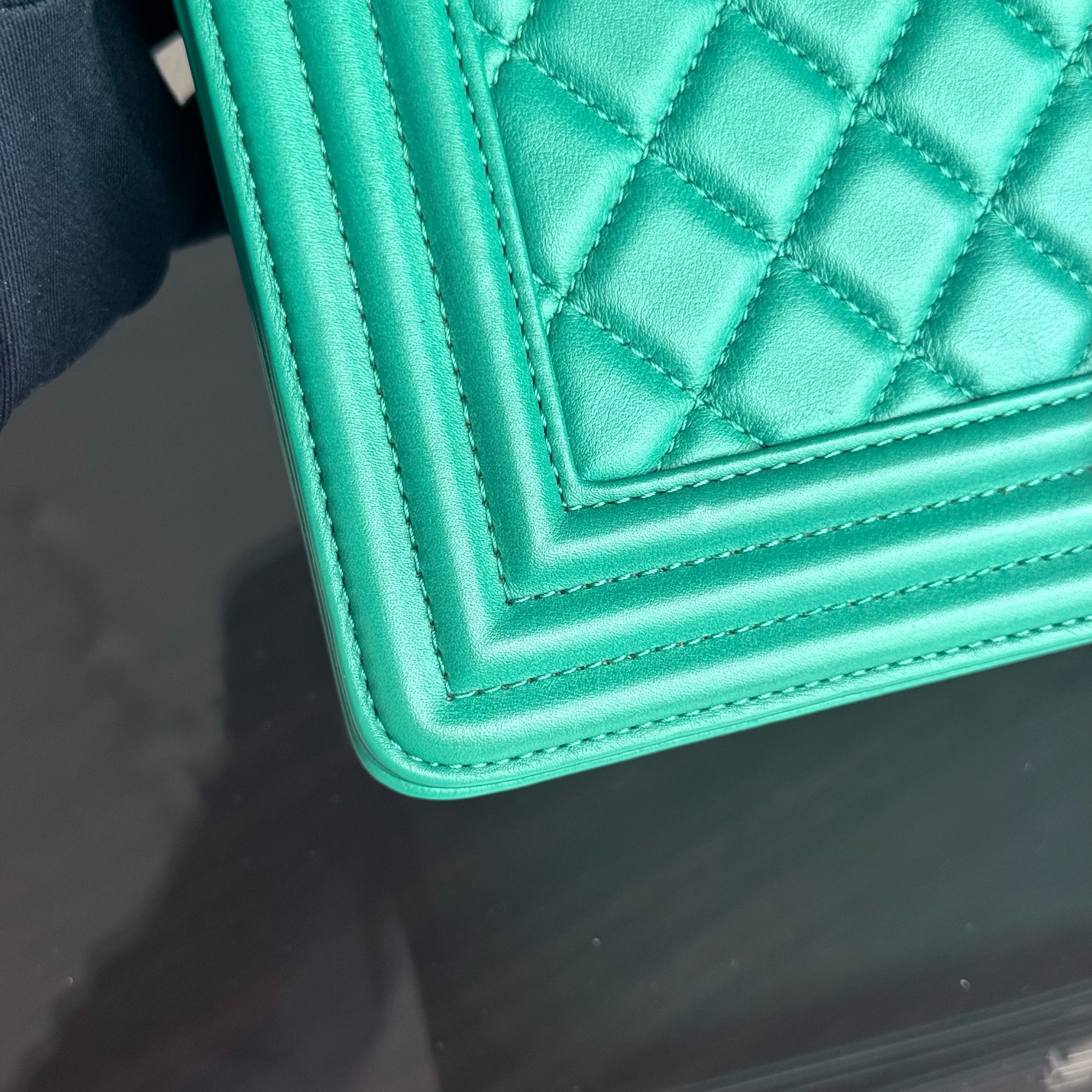 Chanel Boy Medium - 25CM Quilted Lambskin Green Gold Hardware Series 28