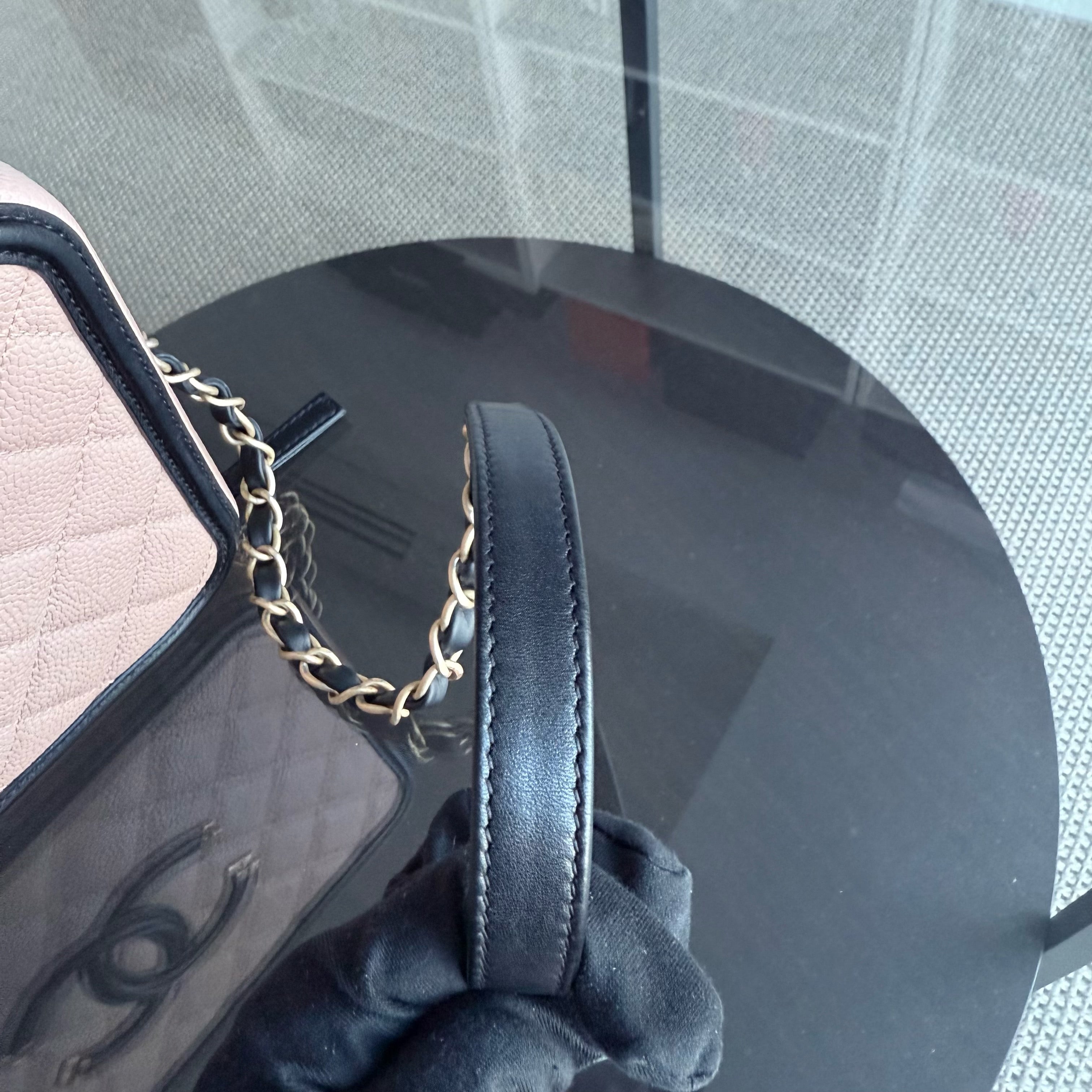 Chanel Vanity Case Filigree Medium - Caviar Grained Calfskin Black Beige Series 23