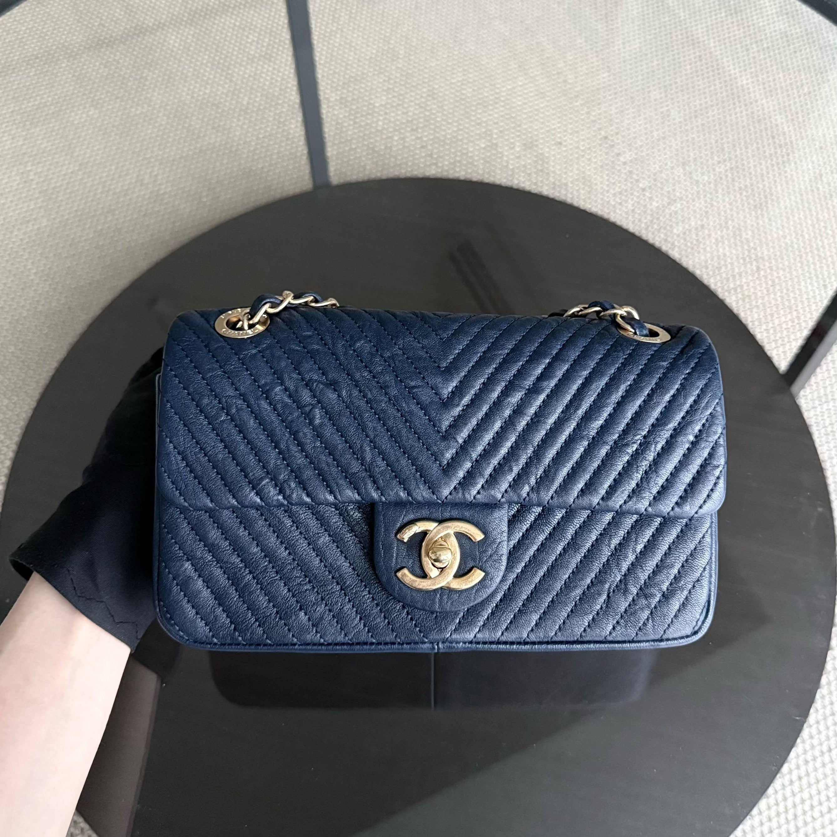 Chanel Seasonal Flap Small - 23CM Surpique CC Herringbone Medallion Flap Chevron Dark Navy Blue Gold Hardware Series 21