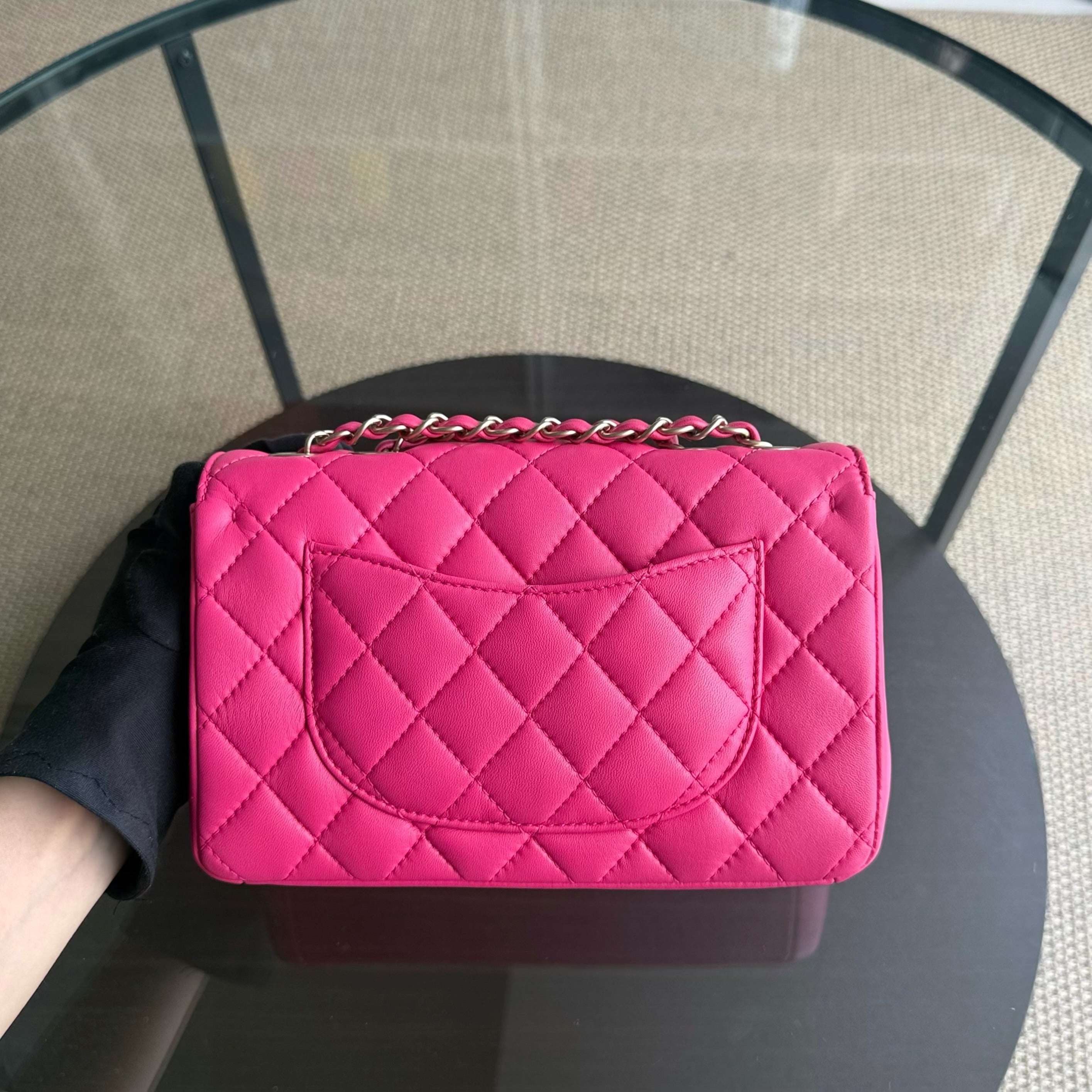 Chanel Chic Flap Small - 23CM Quilted Lambskin Sakura Pink Gold Hardware Series 21