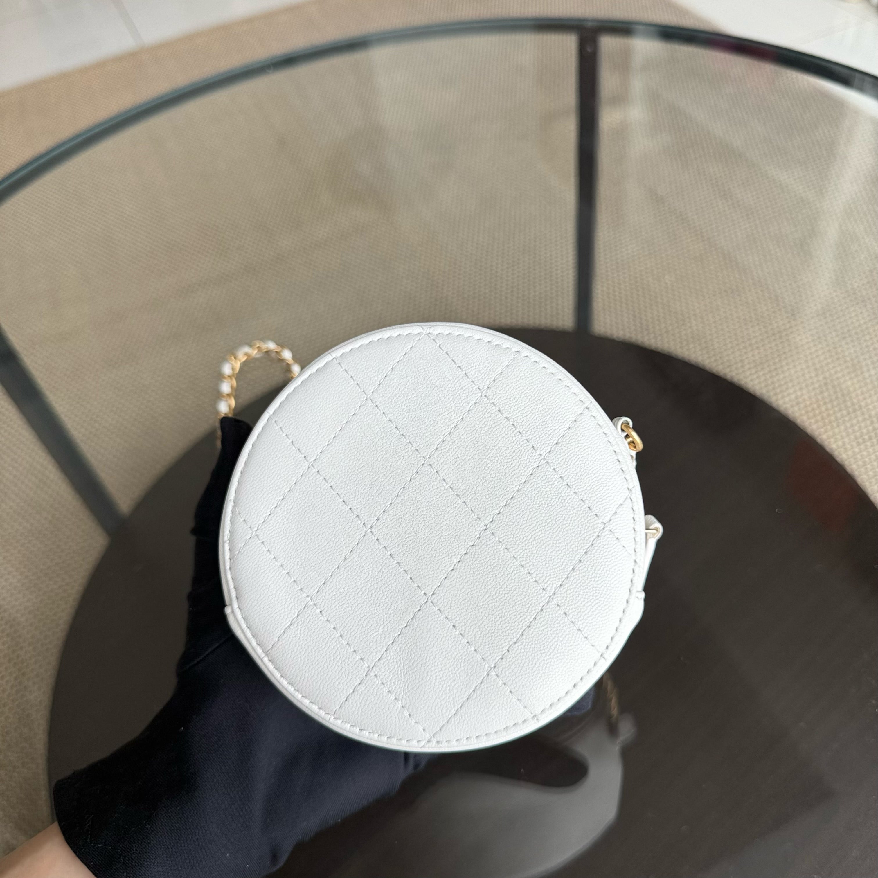 Chanel Pearl Round Clutch with Chain White Calfskin Aged Gold Hardware 29
