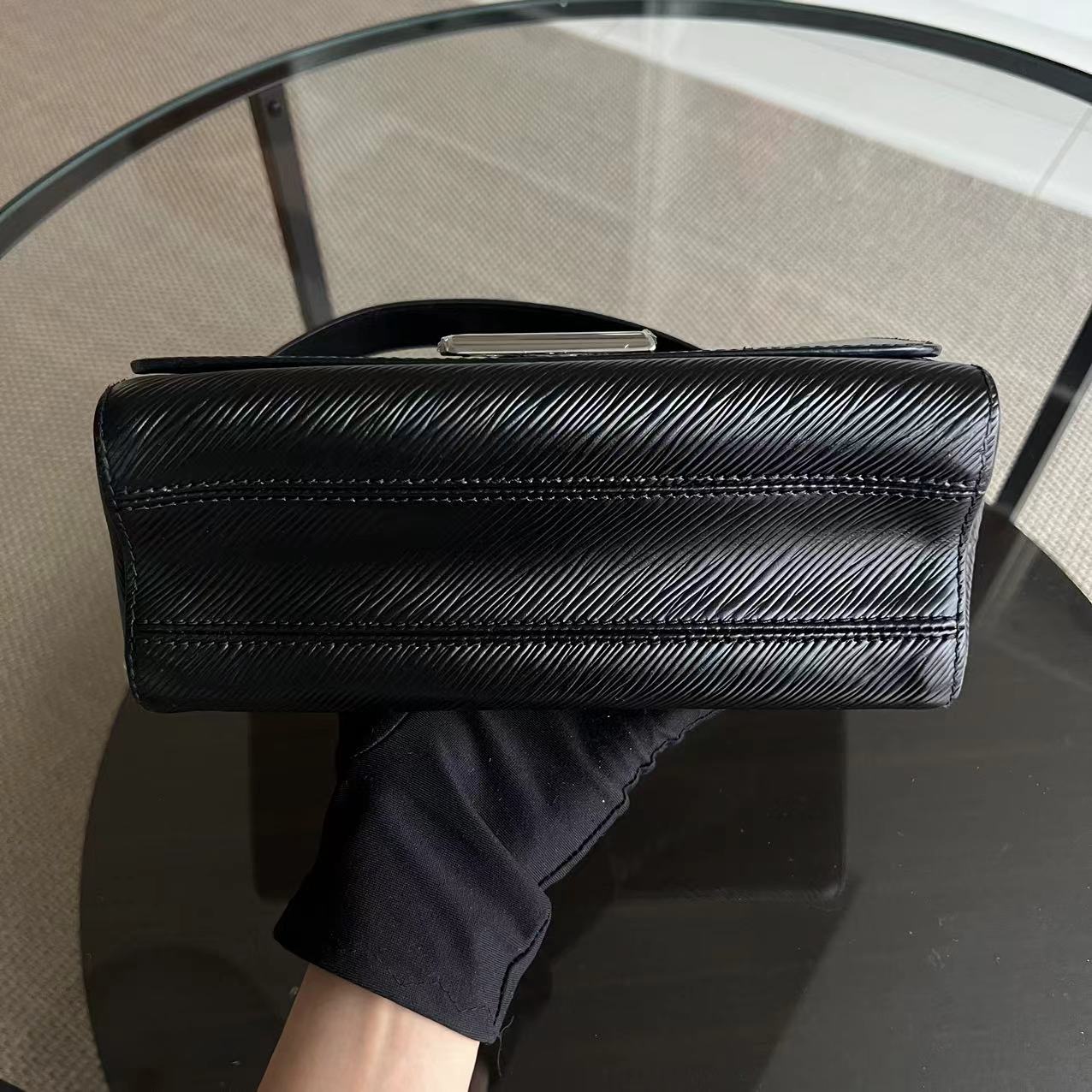 Louis Vuitton LV Twist MM EPI Leather Black SHW