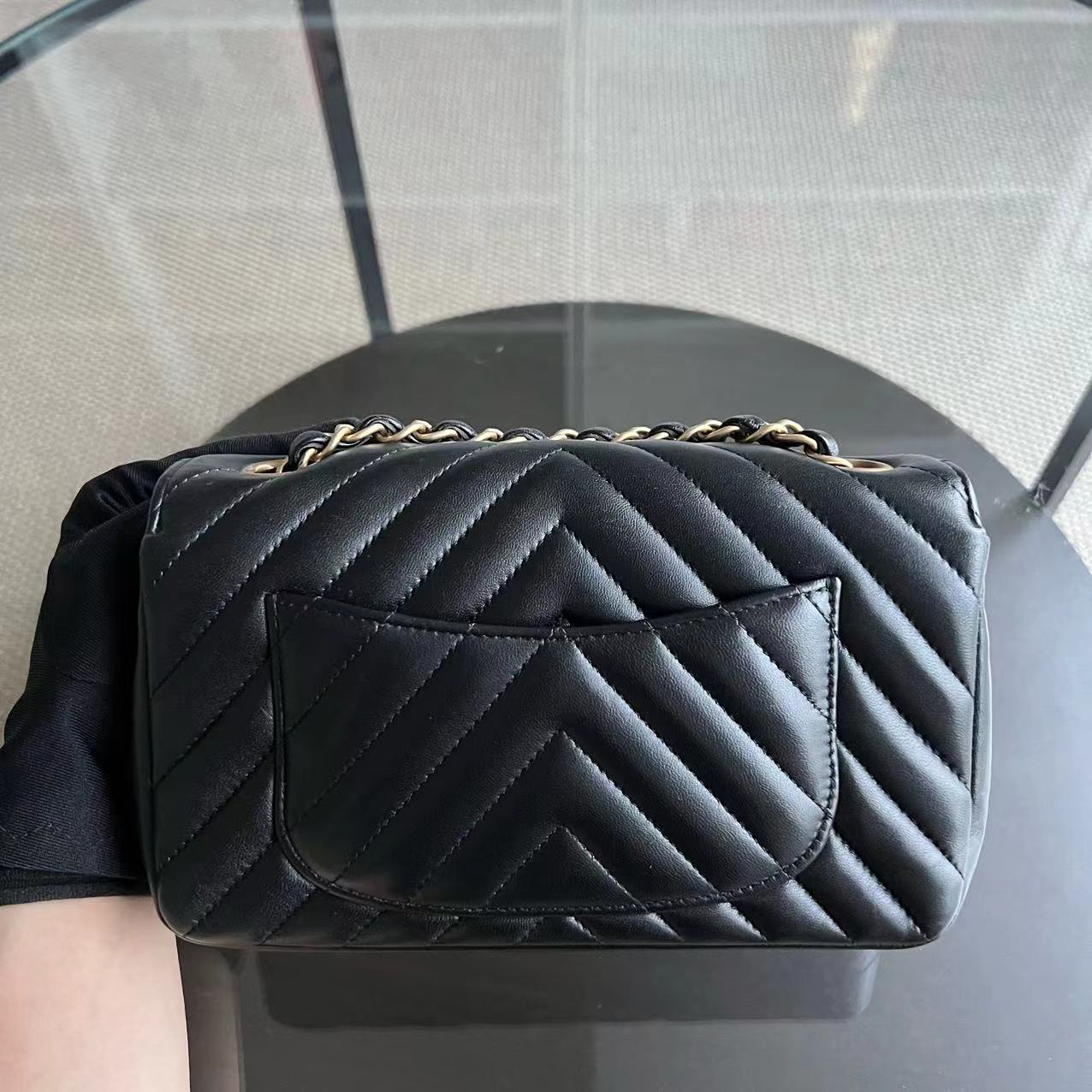Mini Classic Flap 20CM Chevron Lambskin Black Golden Hardware Series 27