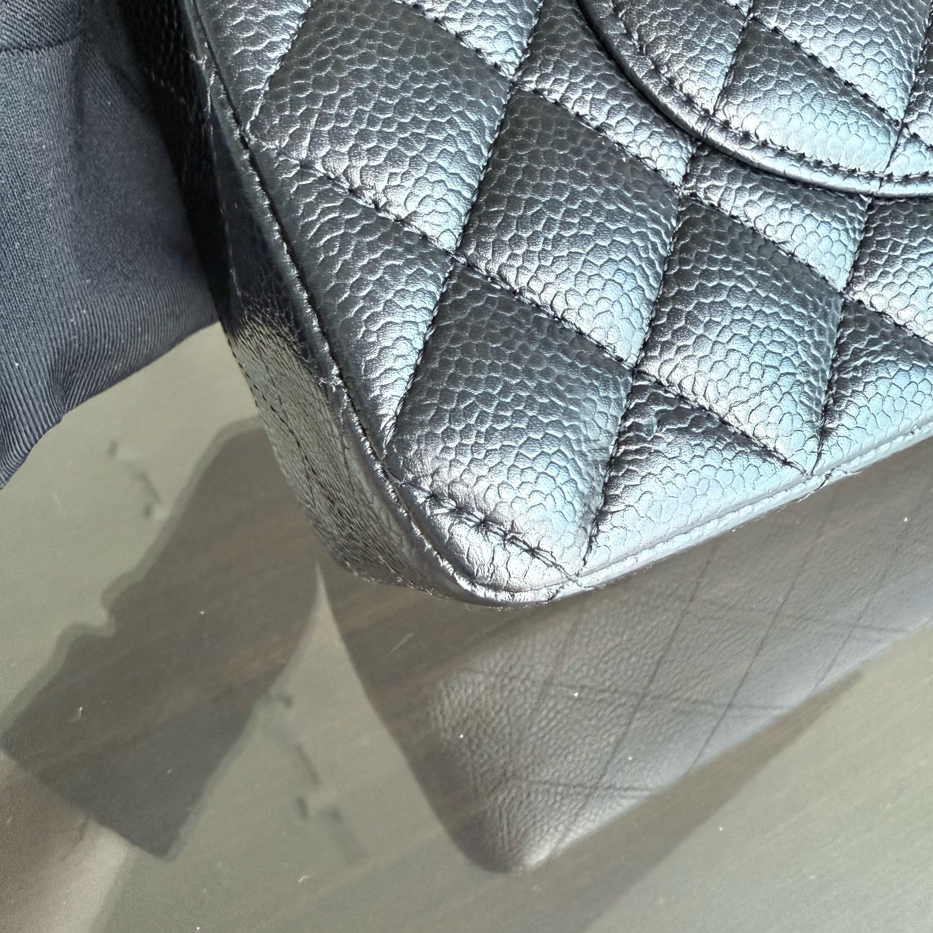 Chanel Classic Flap Medium - Caviar 25CM Quilted Black Silver Hardware Series 18
