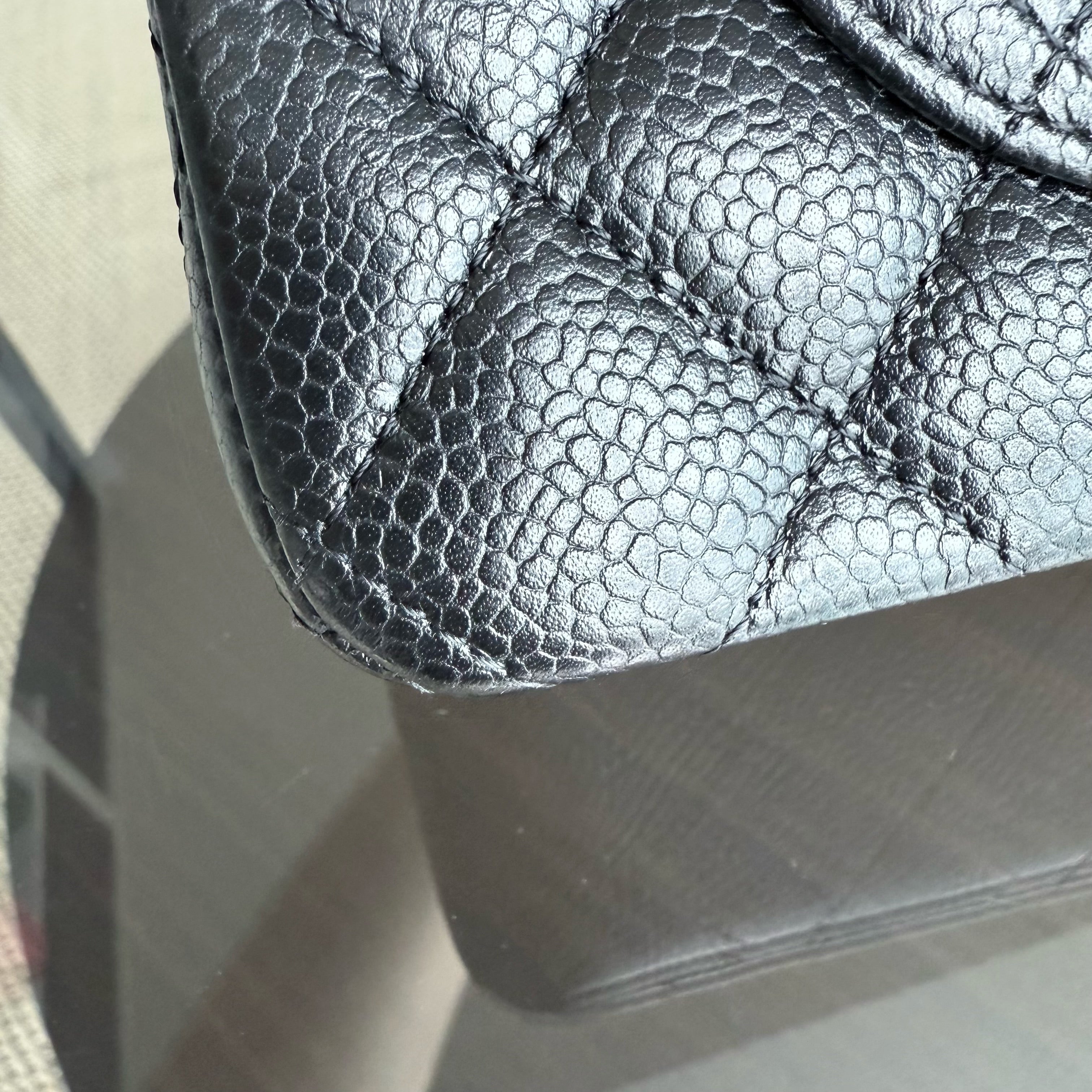 Chanel Classic Flap Small - Caviar 23CM Quilted Grained Calfskin Black Gold Hardware Series 23