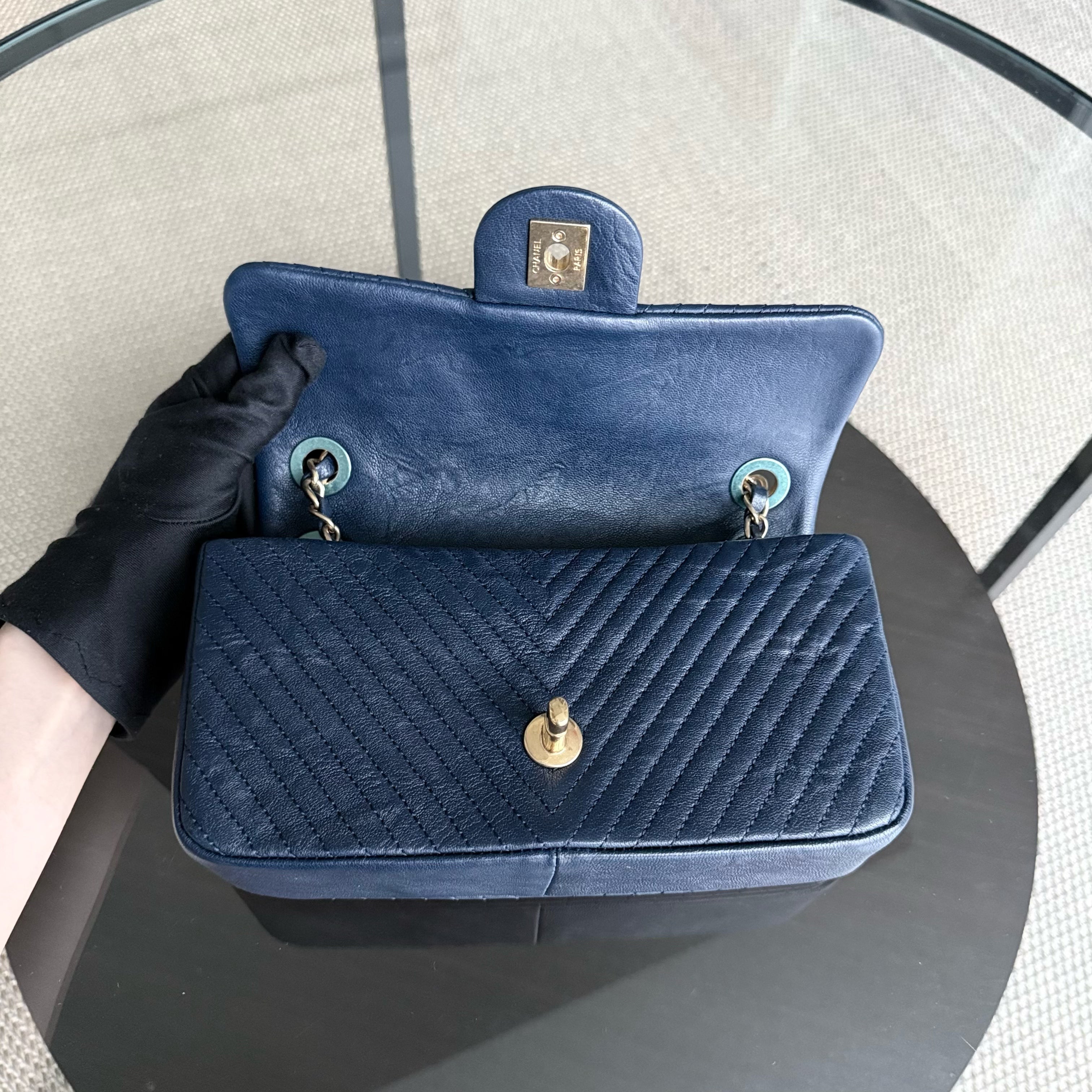 Chanel Seasonal Flap Small - 23CM Surpique CC Herringbone Medallion Flap Chevron Dark Navy Blue Gold Hardware Series 21