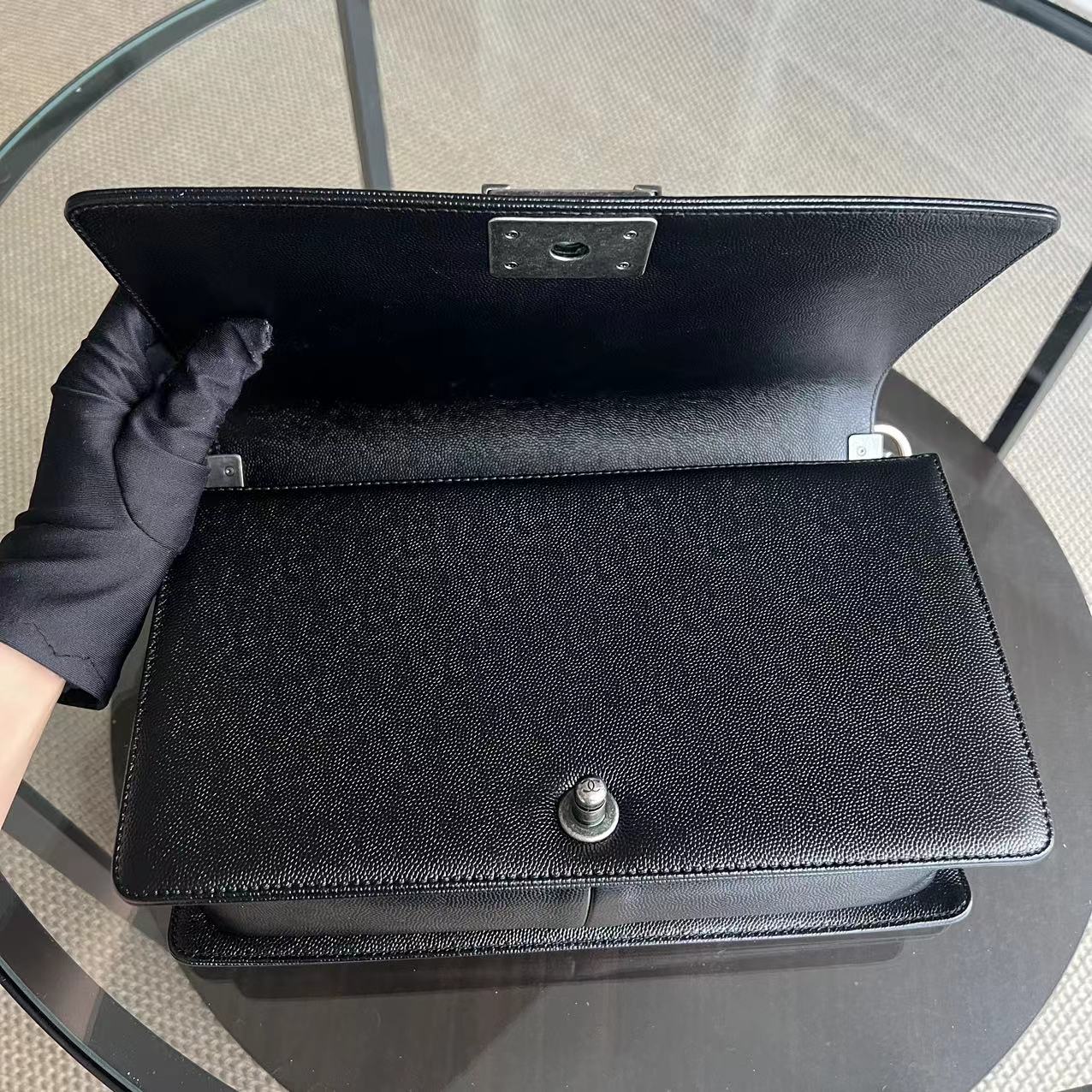 *Like New* Caviar New Medium Boy 28CM Quilted Grained Calfskin Black Ruthenium Silver Hardware Series 27