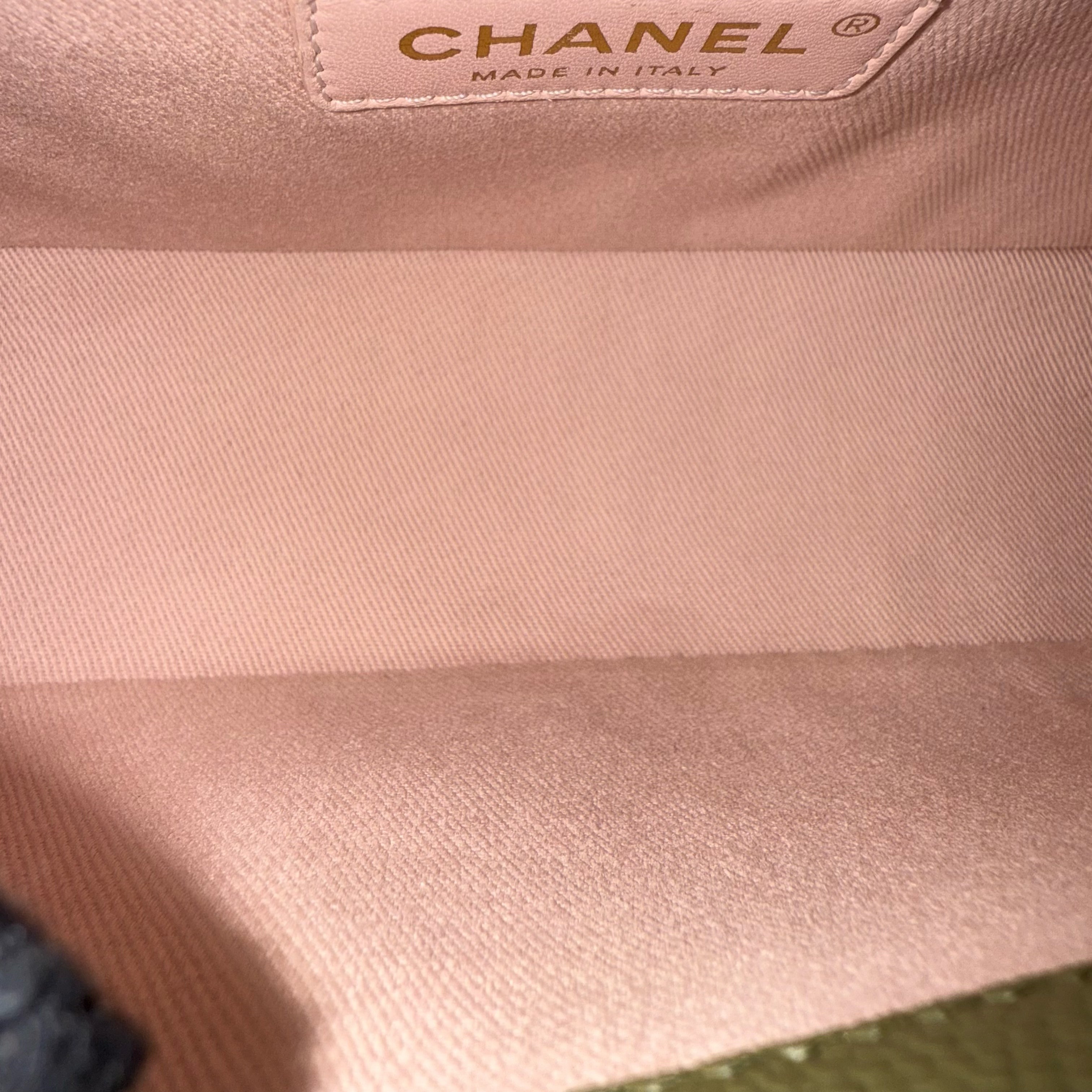 Chanel Boy Medium - Caviar 25CM Quilted Green Gold Hardware Series 23