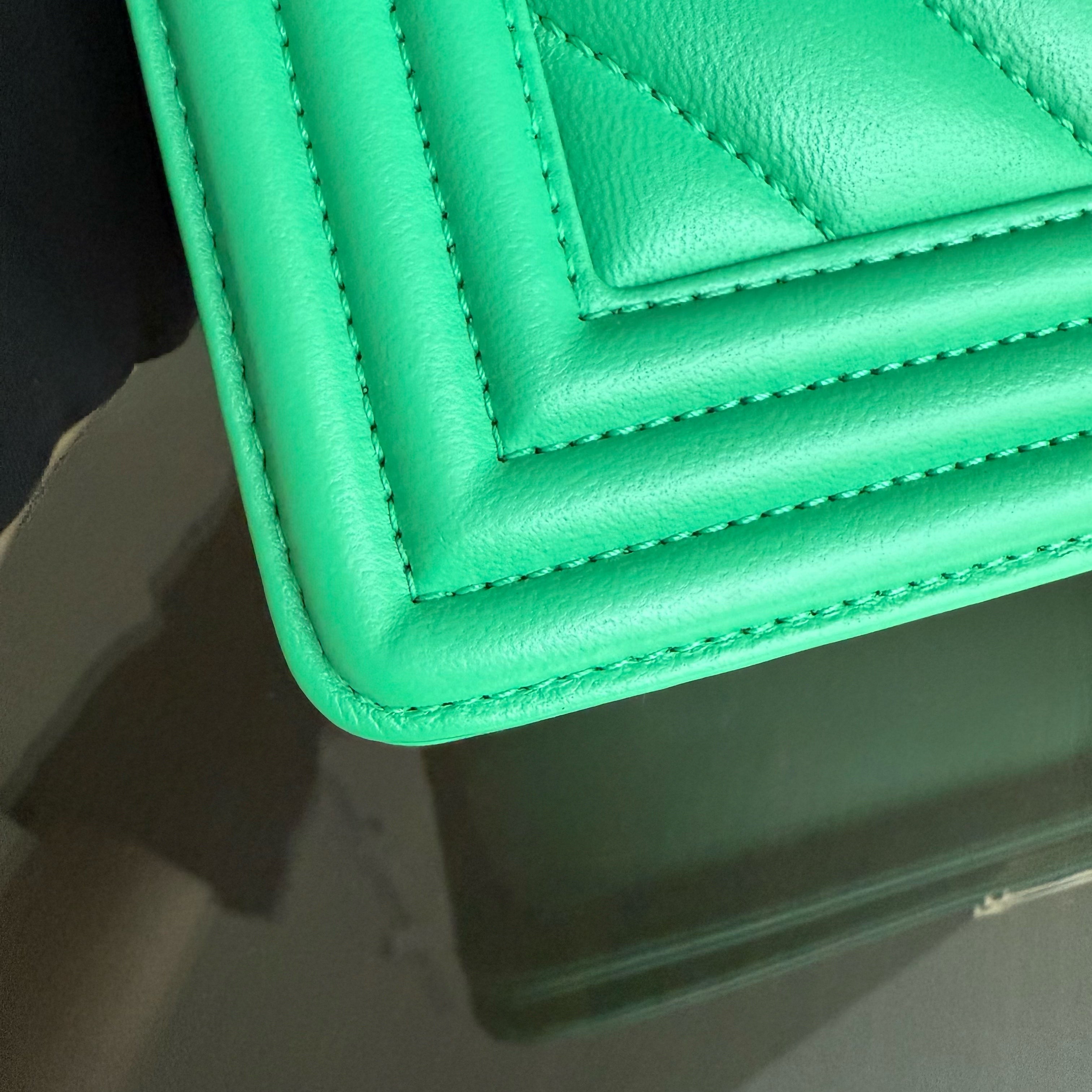 Chanel Boy Medium - 25CM Chevron Calfskin Green Gold Hardware Series 23