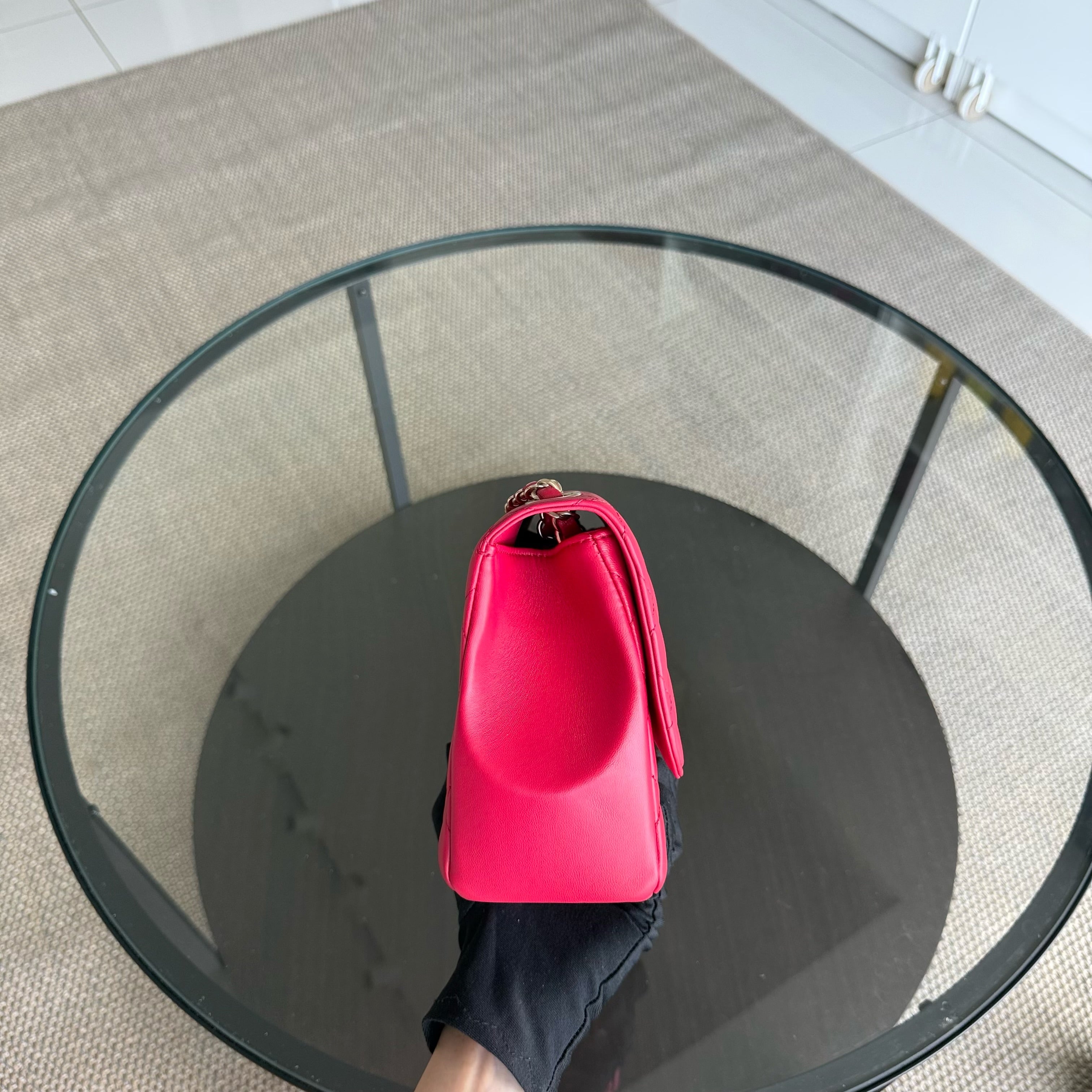 Chanel Chic Flap Seasonal Flap Medium - 25CM Quilted Lambskin Red Gold Hardware Series 21