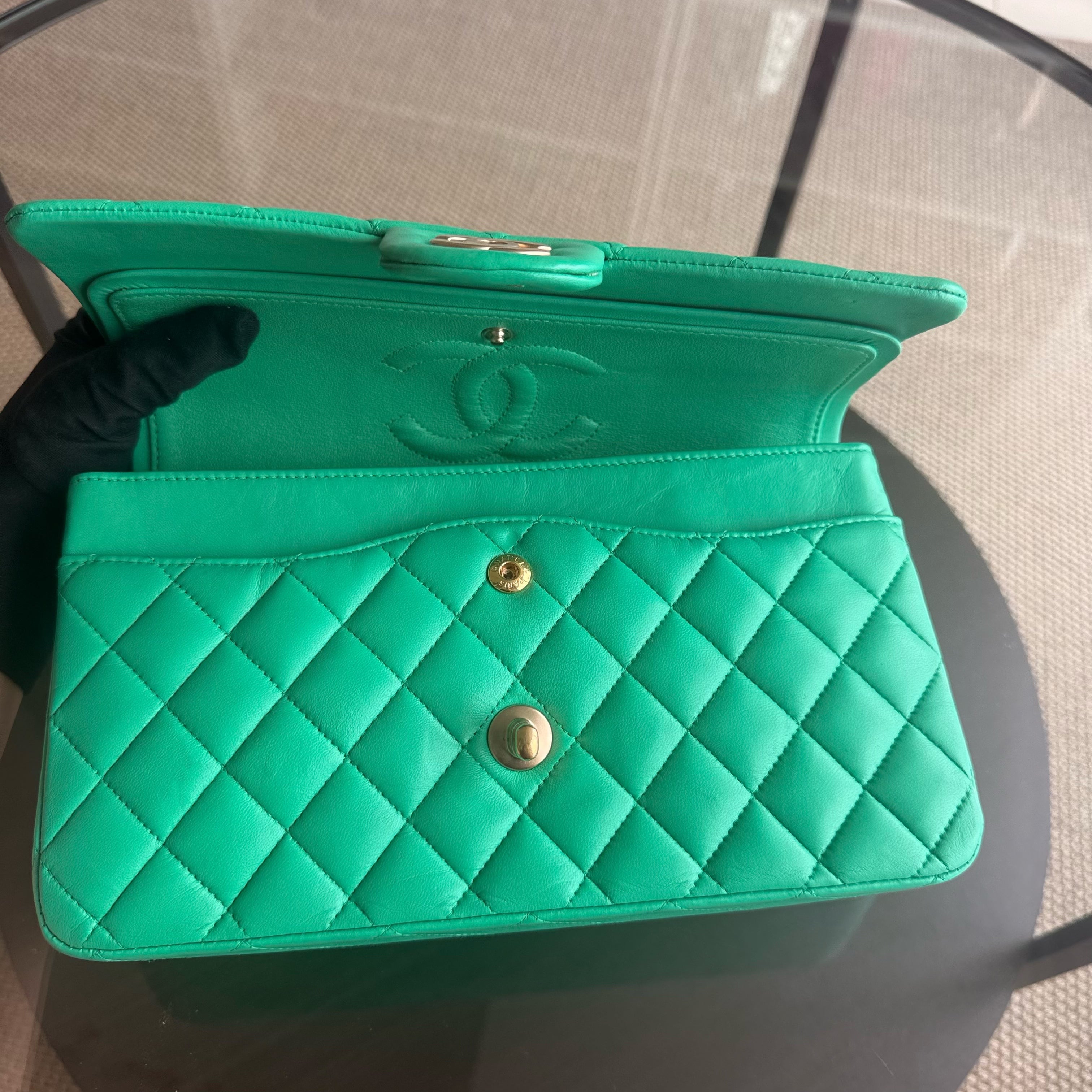 Chanel Classic Flap Medium - 25CM Quilted Lambskin Green Gold Hardware Series 18