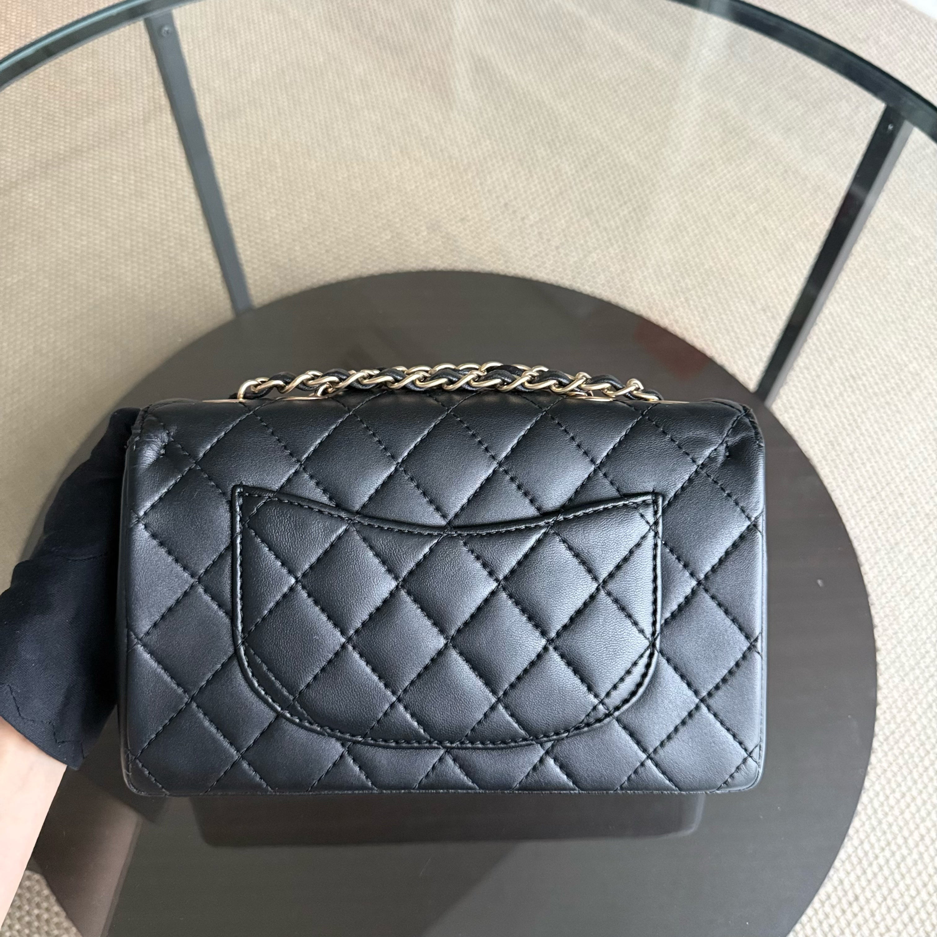 Chanel Mademoiselle Chic Flap Small - 23CM Quilted Lambskin Black Gold Hardware Series 21