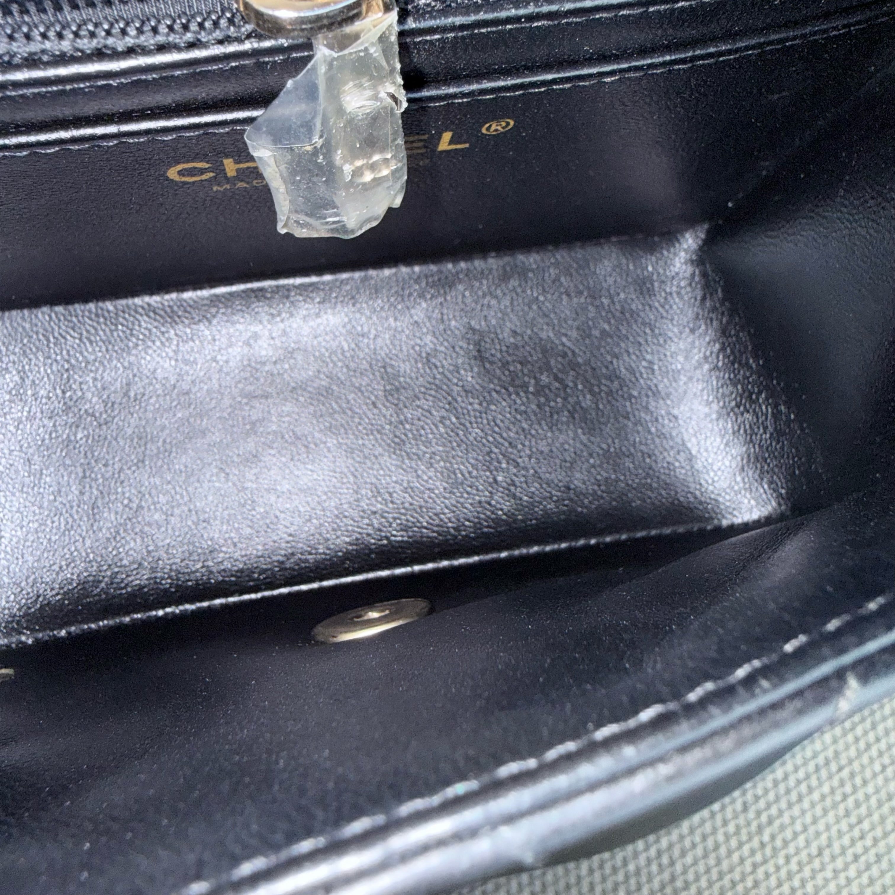 Chanel Classic Flap Mini Square - 17CM Quilted Lambskin Black Gold Hardware Series 18