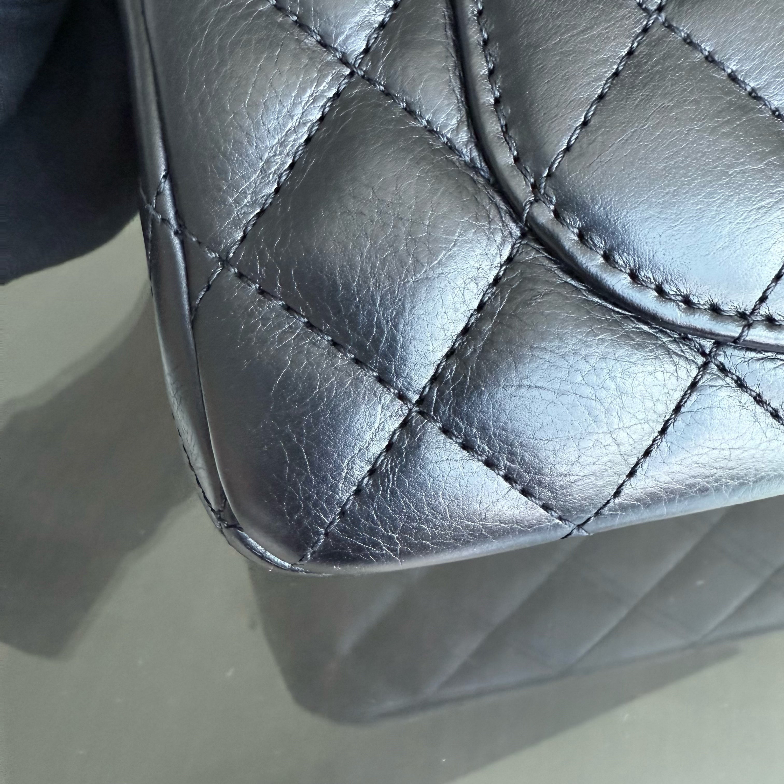 Chanel Rock The Corner Seasonal Flap Small - 20CM Quilted Calfskin Midnight Blue Gold Hardware Series 24