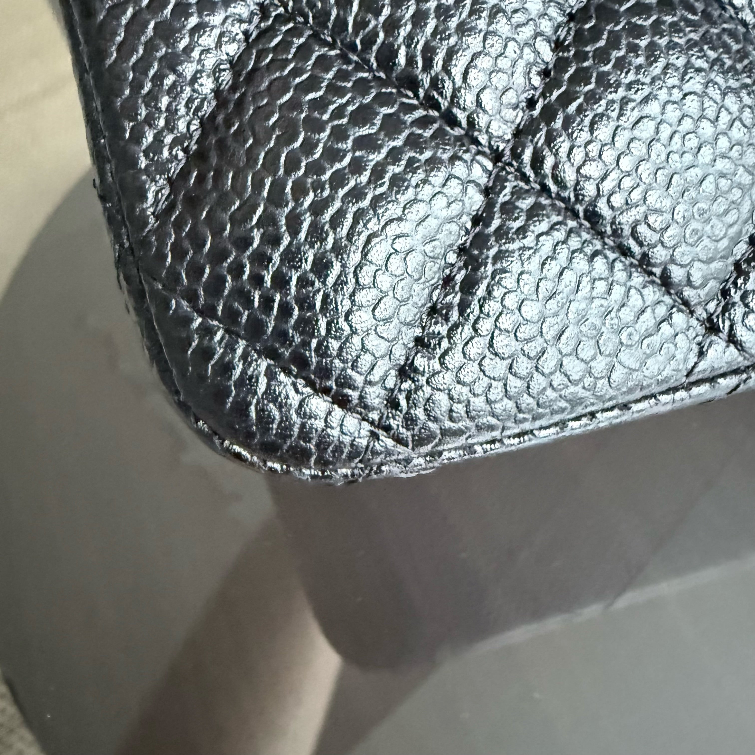 Chanel Classic Flap Medium - Caviar 25CM Quilted Grained Calfskin Black Gold Hardware Series 26