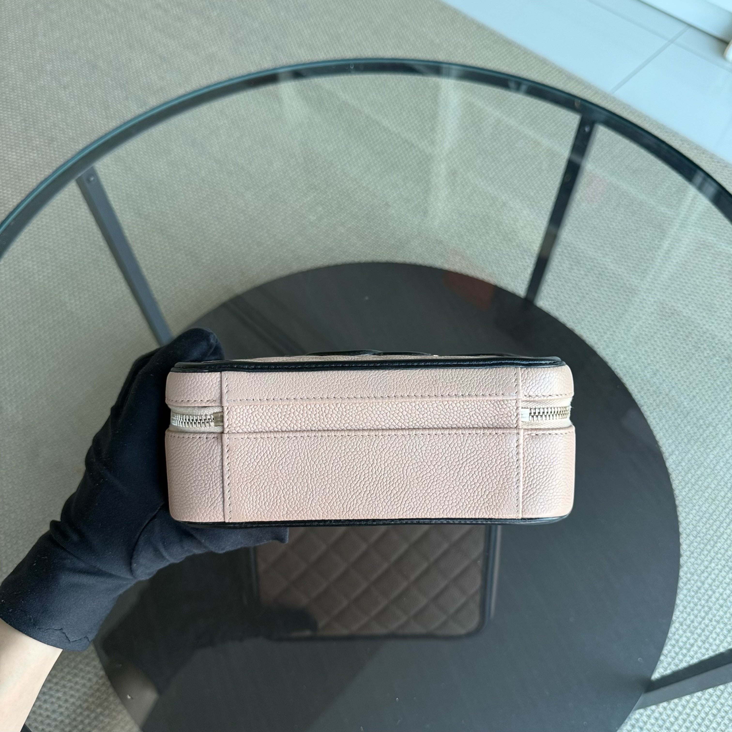 Chanel Vanity Case Filigree Medium - Caviar Grained Calfskin Black Beige Series 24