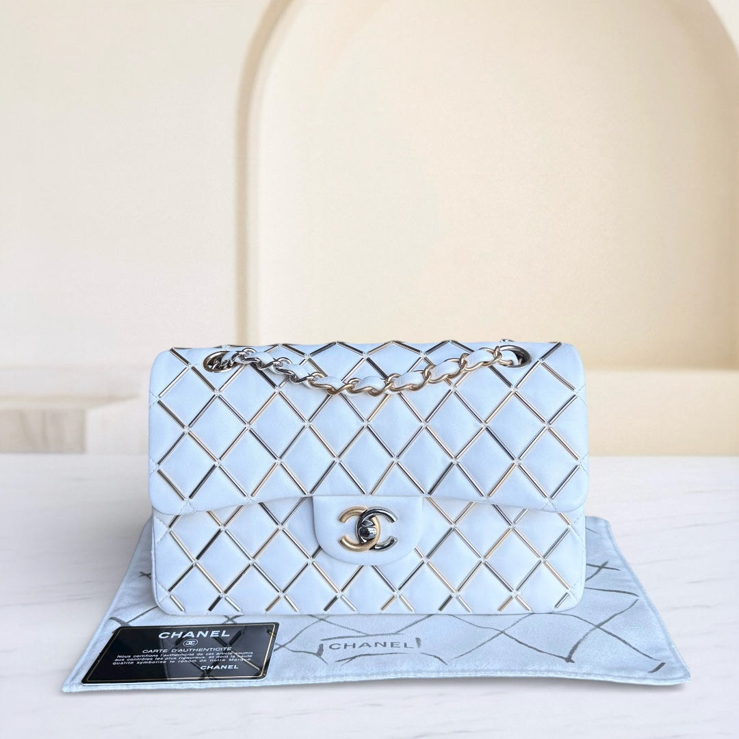 Chanel Classic Flap Small - Lambskin 23CM White Limited Edition Gold Hardware