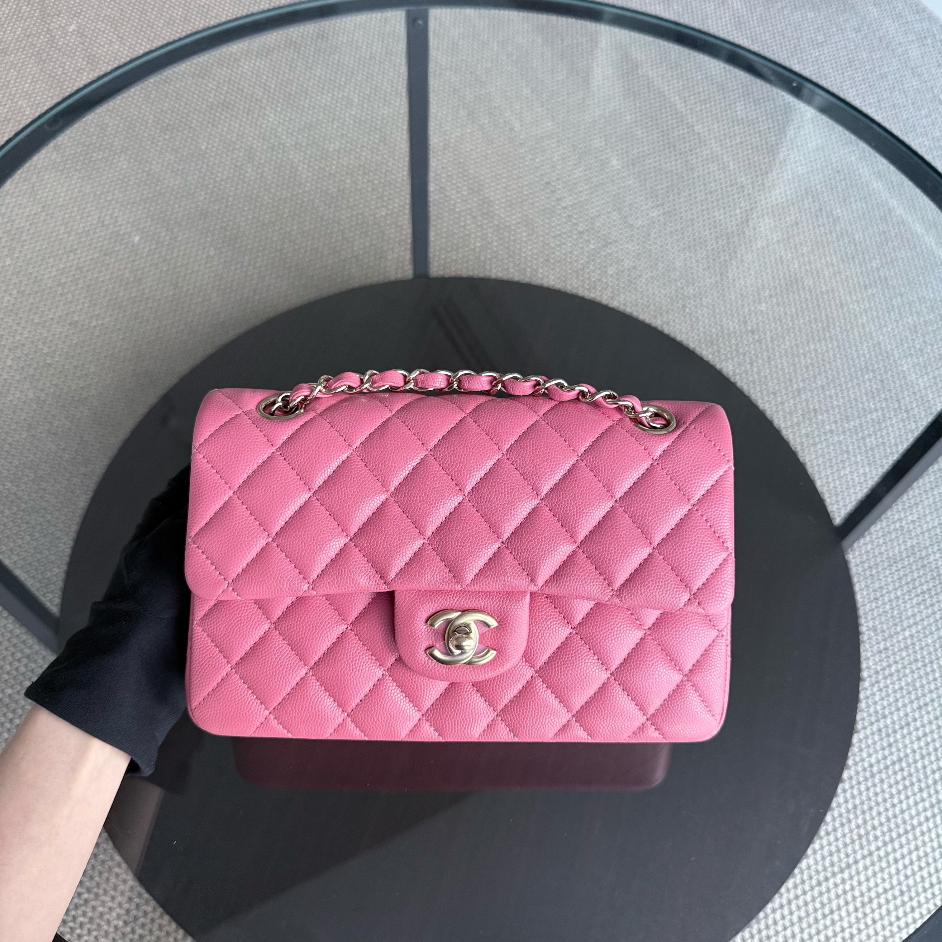 Chanel Classic Flap Small - Caviar 23CM Quilted Grained Calfskin Pink Gold Hardware Series 28
