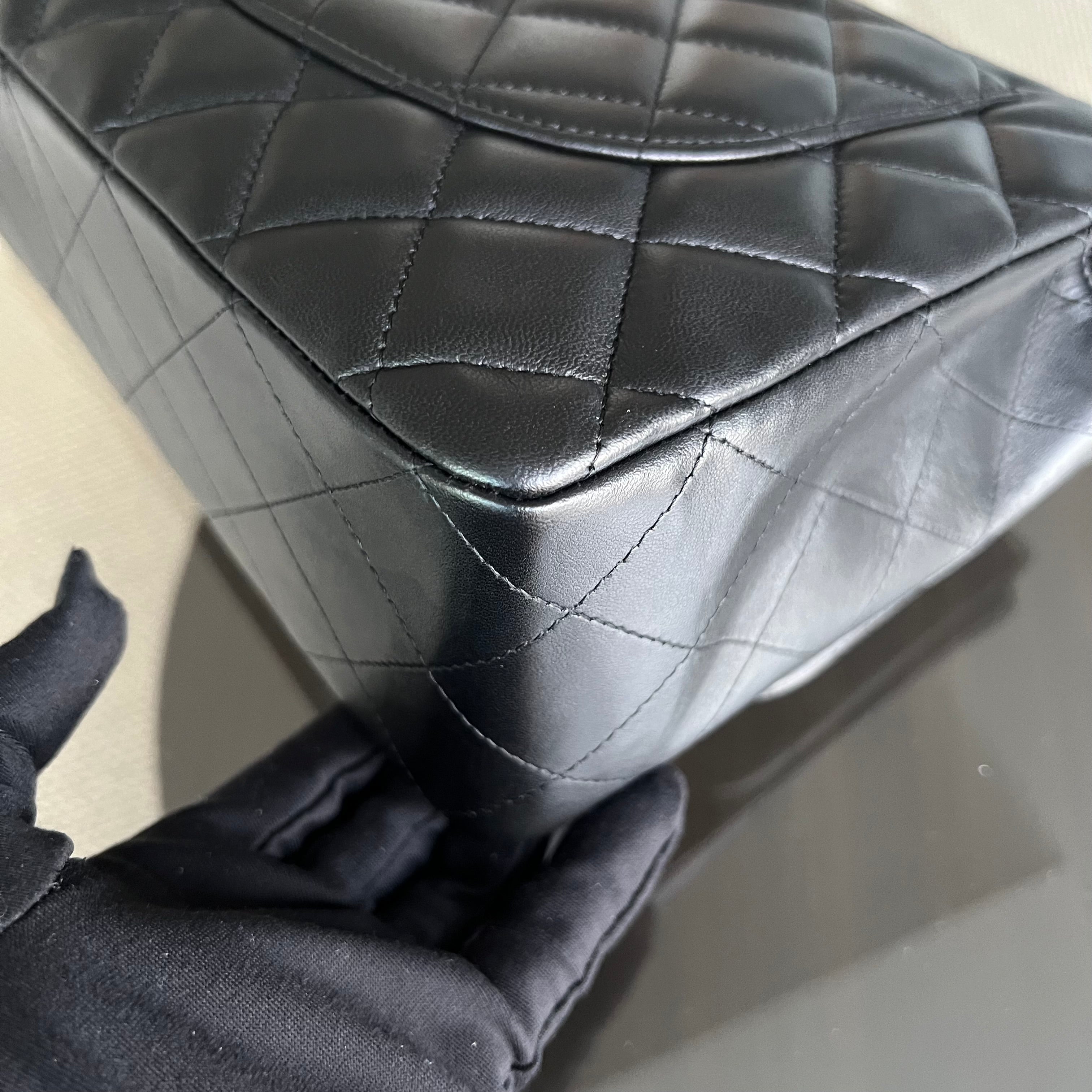 Jumbo Classic Flap Single Flap Quilted Lambskin Black Gold Hardware