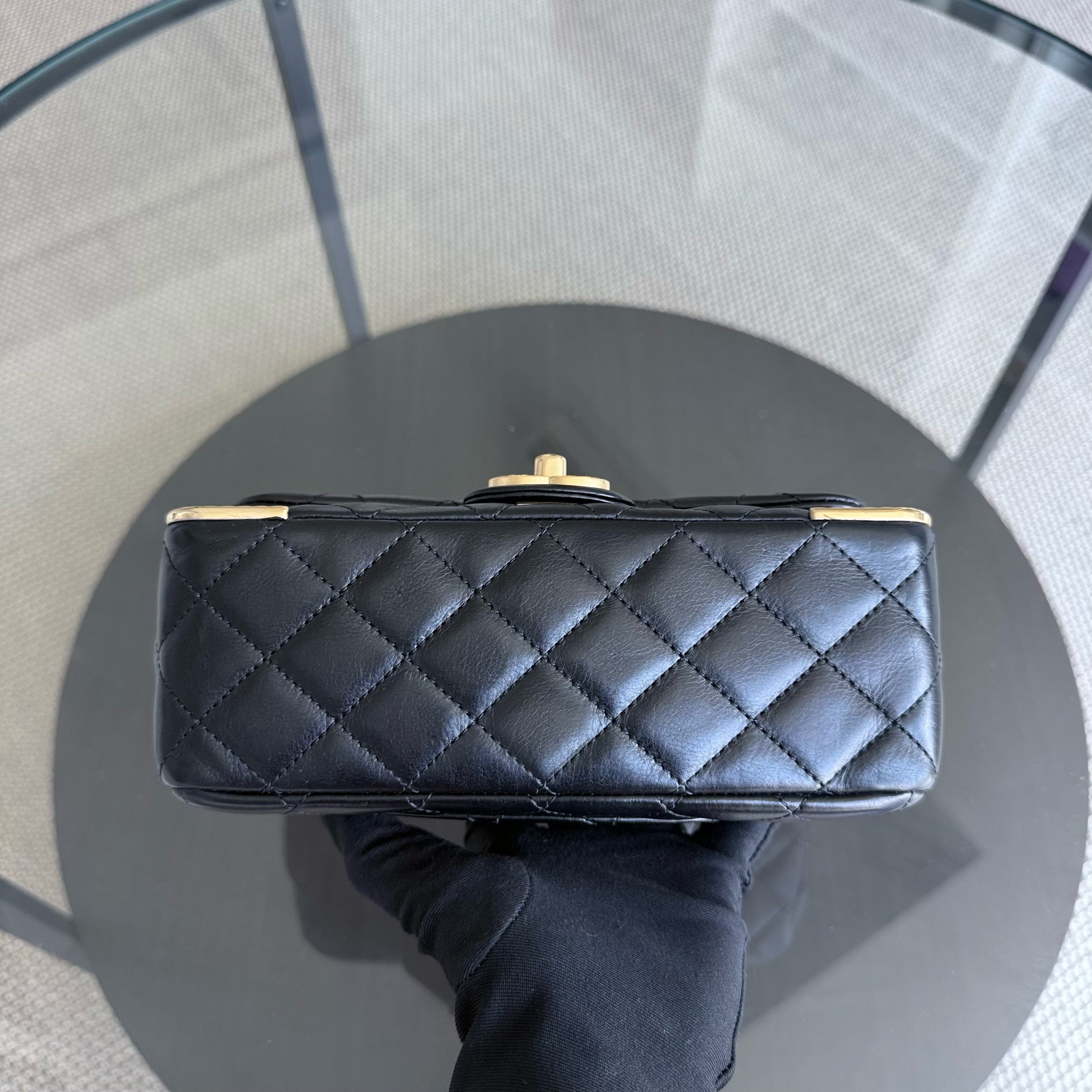 Chanel Rock The Corner Seasonal Flap Small - 20CM Quilted Calfskin Midnight Blue Gold Hardware Series 24